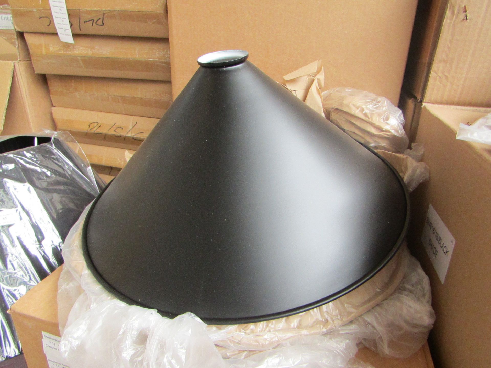 4x Chelsom BI/4017/16 Black metalpendant light shade with white lining, unused