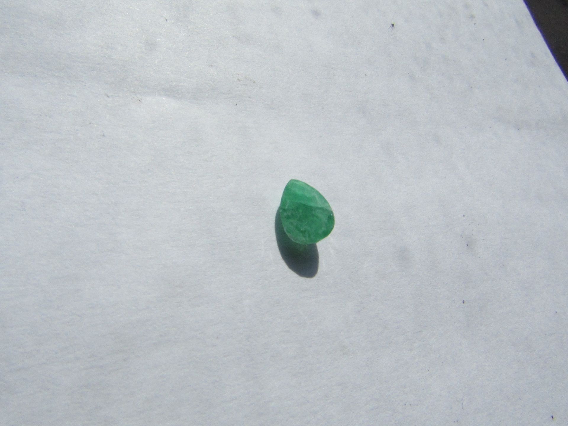 Natural Emerald 1.30 Carat Average retail value £105.79 Gemstone type: Emerald Weight: 1.30 cts.