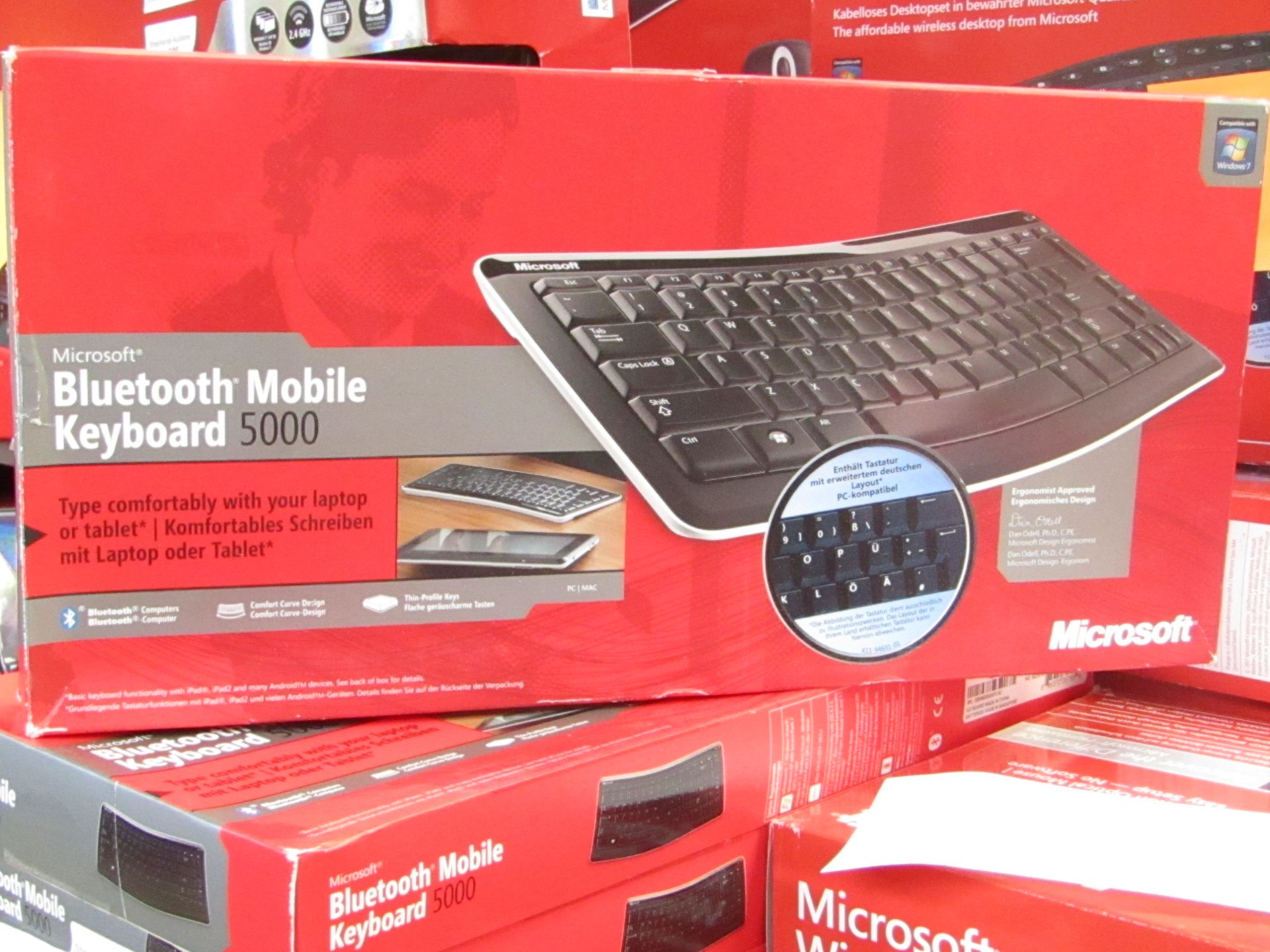 Microsoft Bluetooth mobile keyboard 5000, unused and boxed.