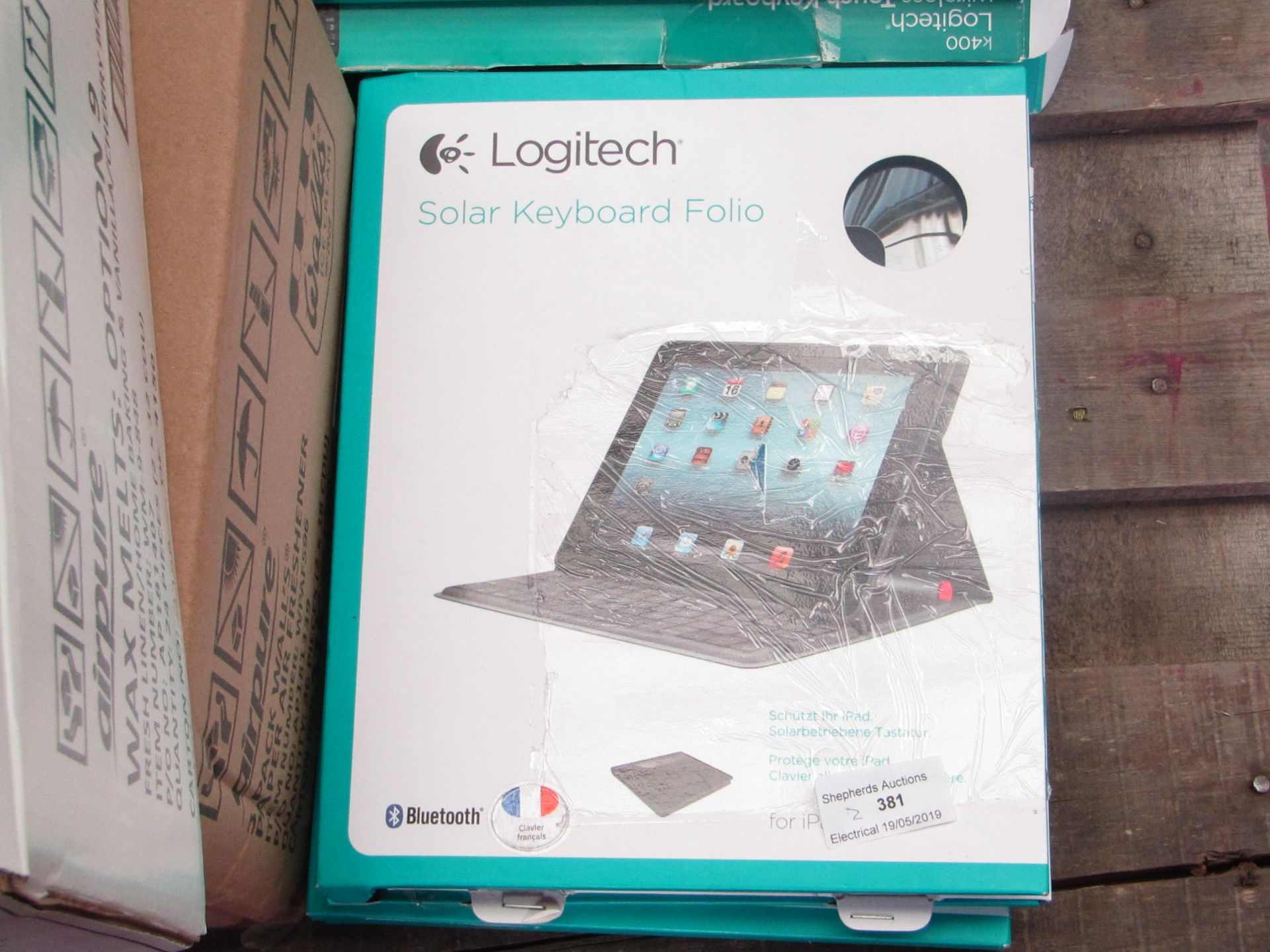 2x Logitech solar keyboard folio, both untested and boxed.