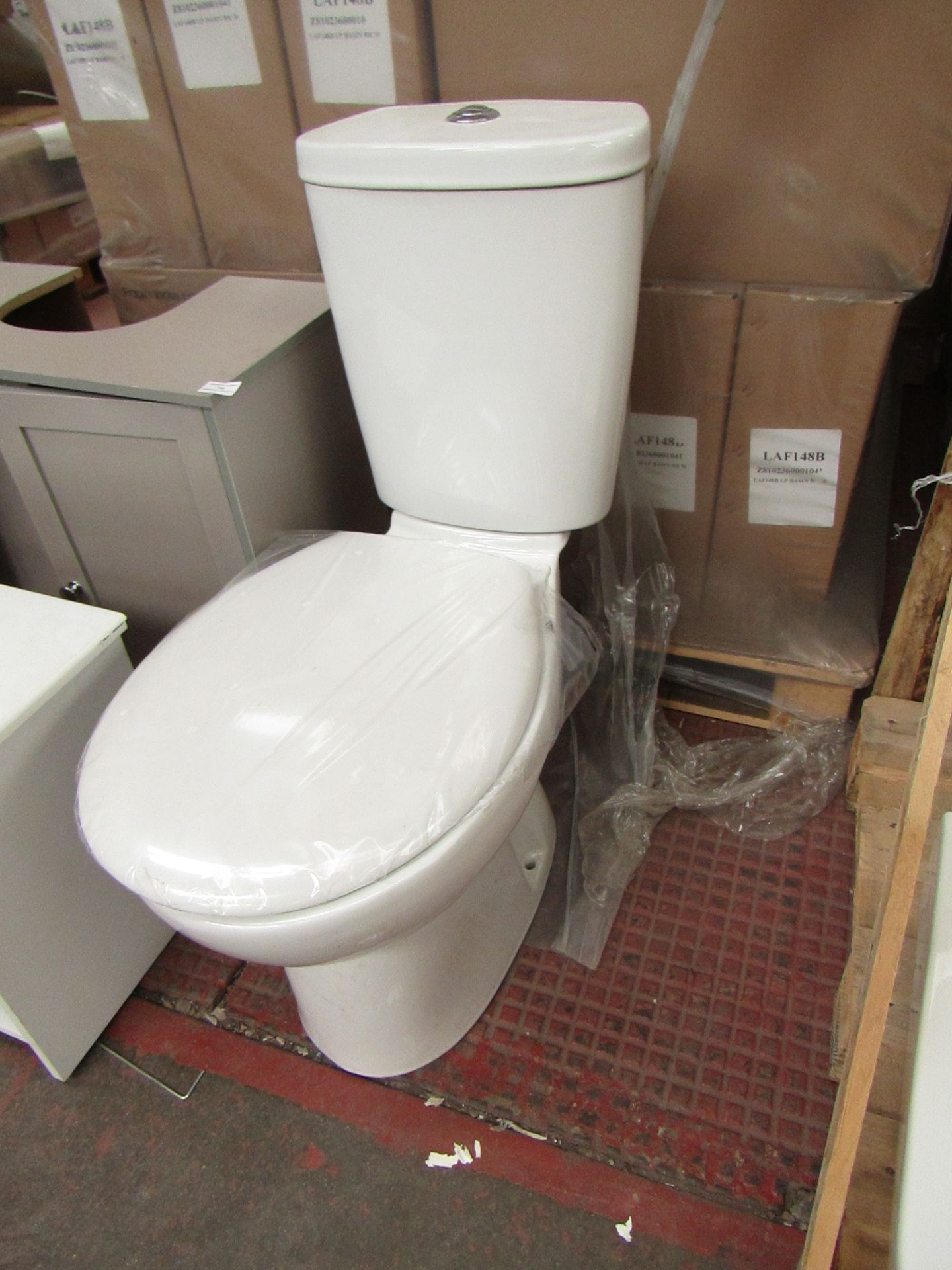 Unbranded Roca Close Coupled toilet comes complete with Cistern, Flush system, toilet pan and