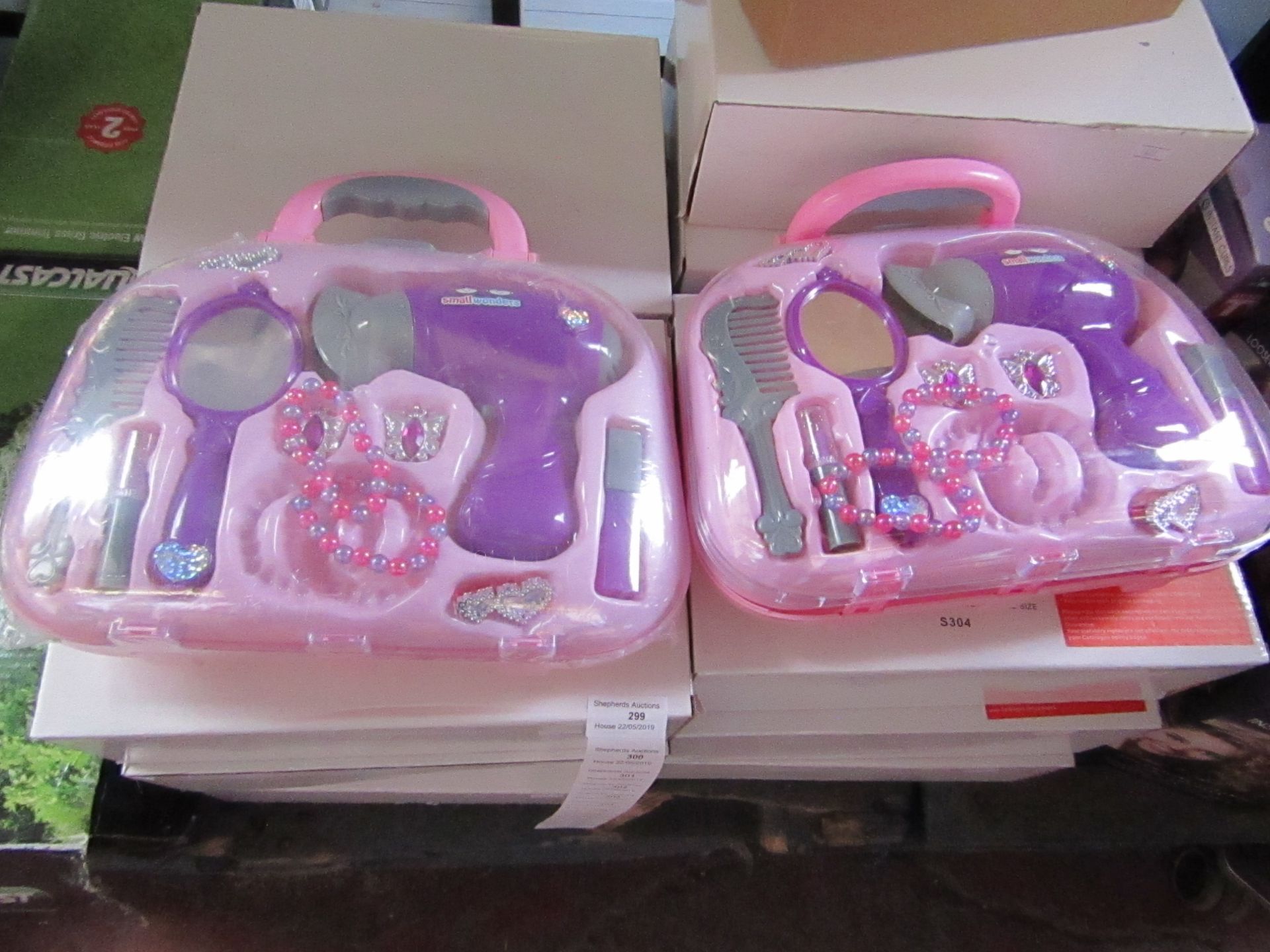 Hair Wonders dressing table play set, new and boxed.