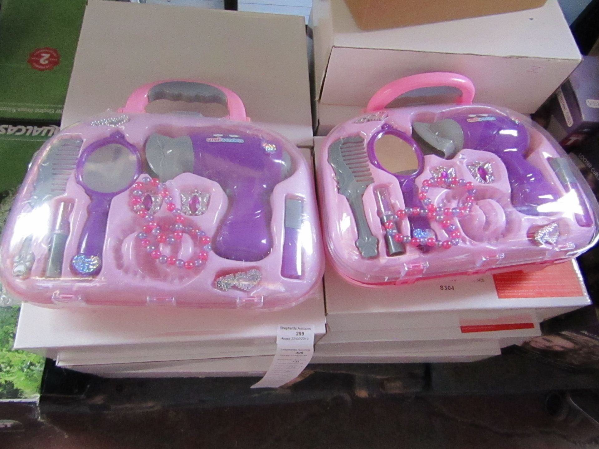 Hair Wonders dressing table play set, new and boxed.