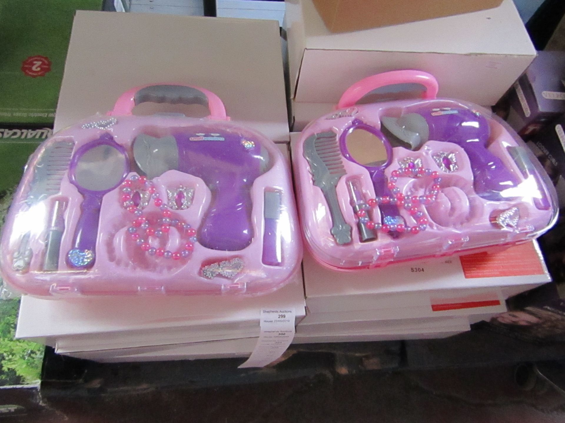 Hair Wonders dressing table play set, new and boxed.