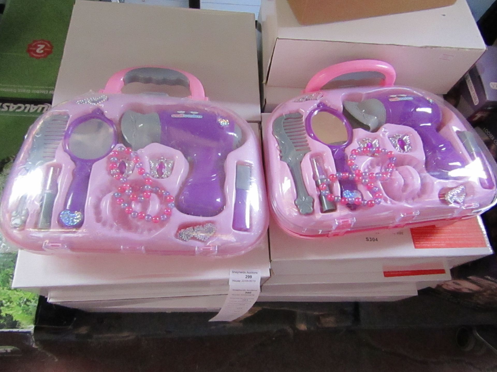 Hair Wonders dressing table play set, new and boxed.