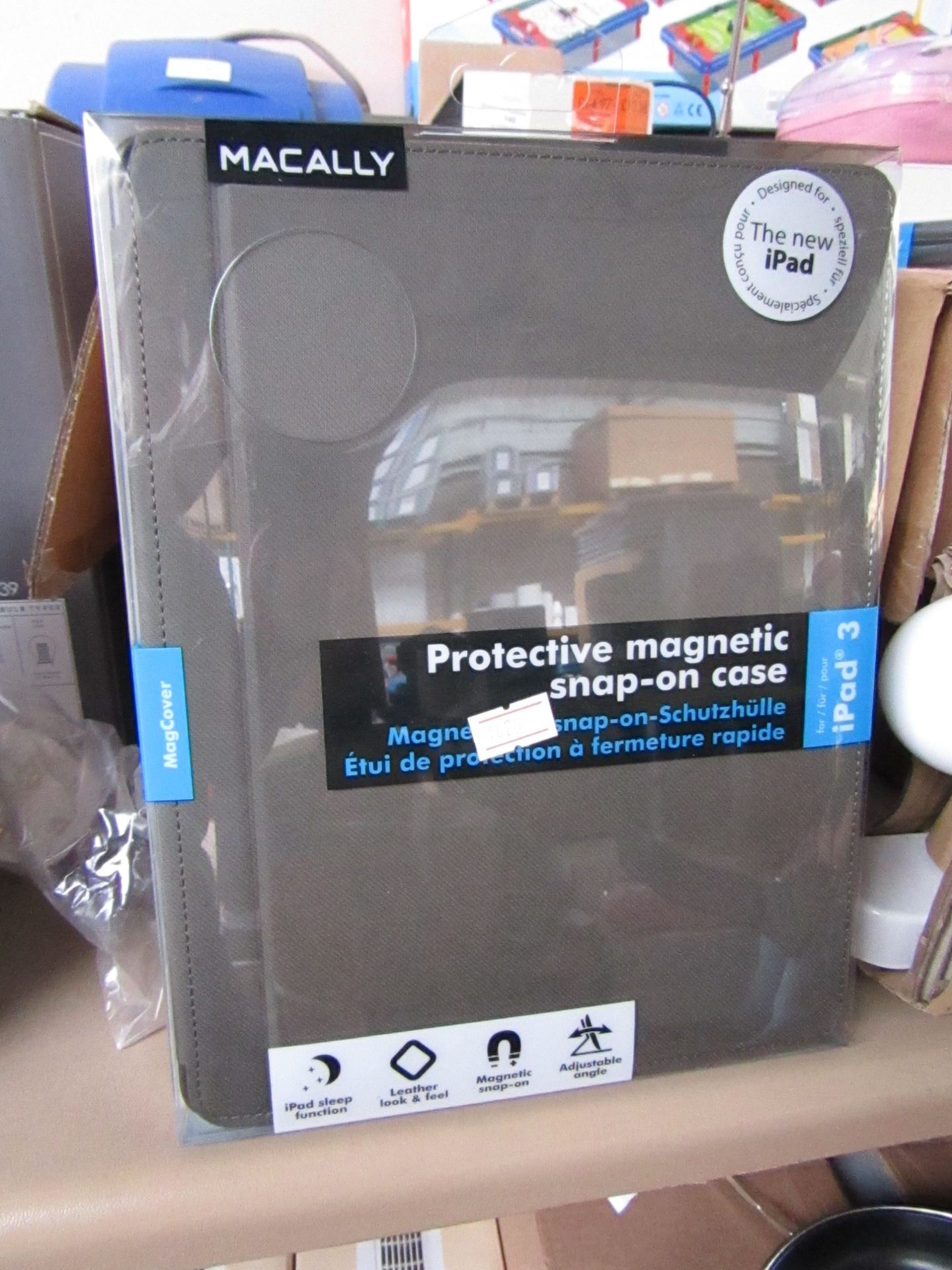 5x Protective magnetic snap on cases, iPad 3, all new and packaged.