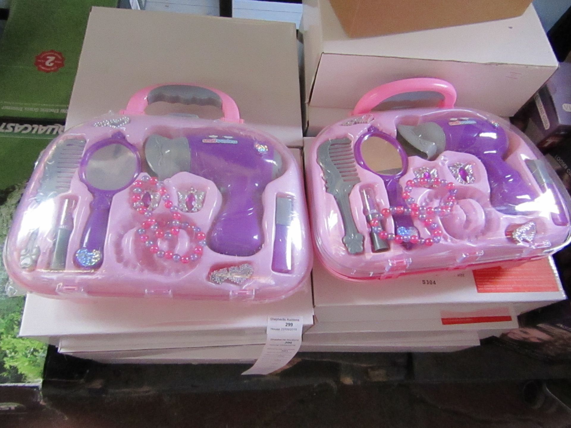 Hair Wonders dressing table play set, new and boxed.