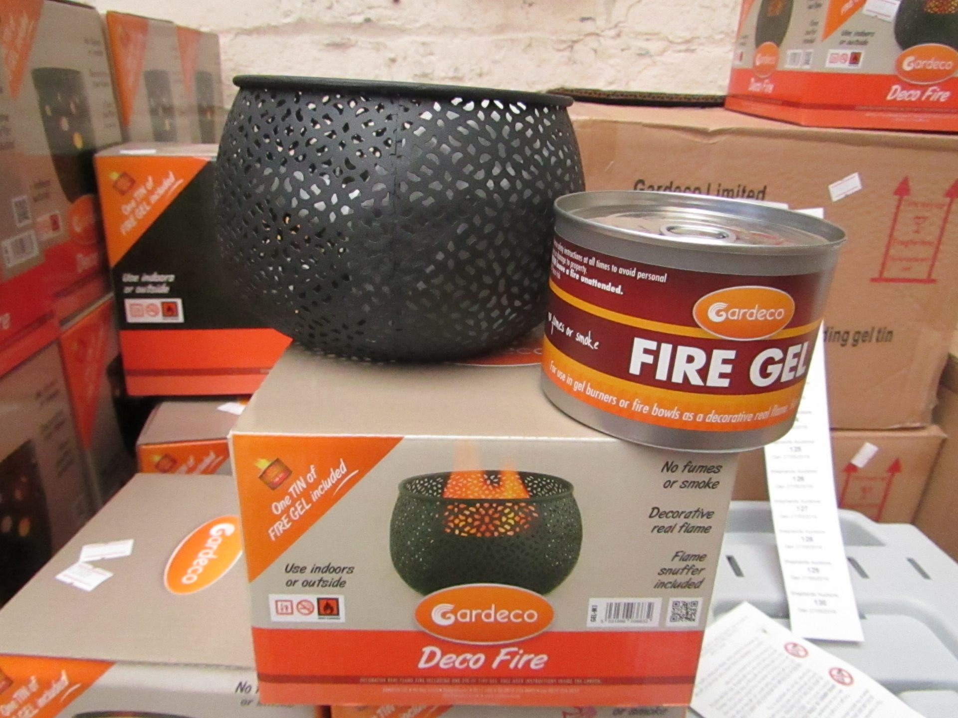 Gardeco Fire Decorative Real flame Fire with 1 tin of Fire Gel new & packaged
