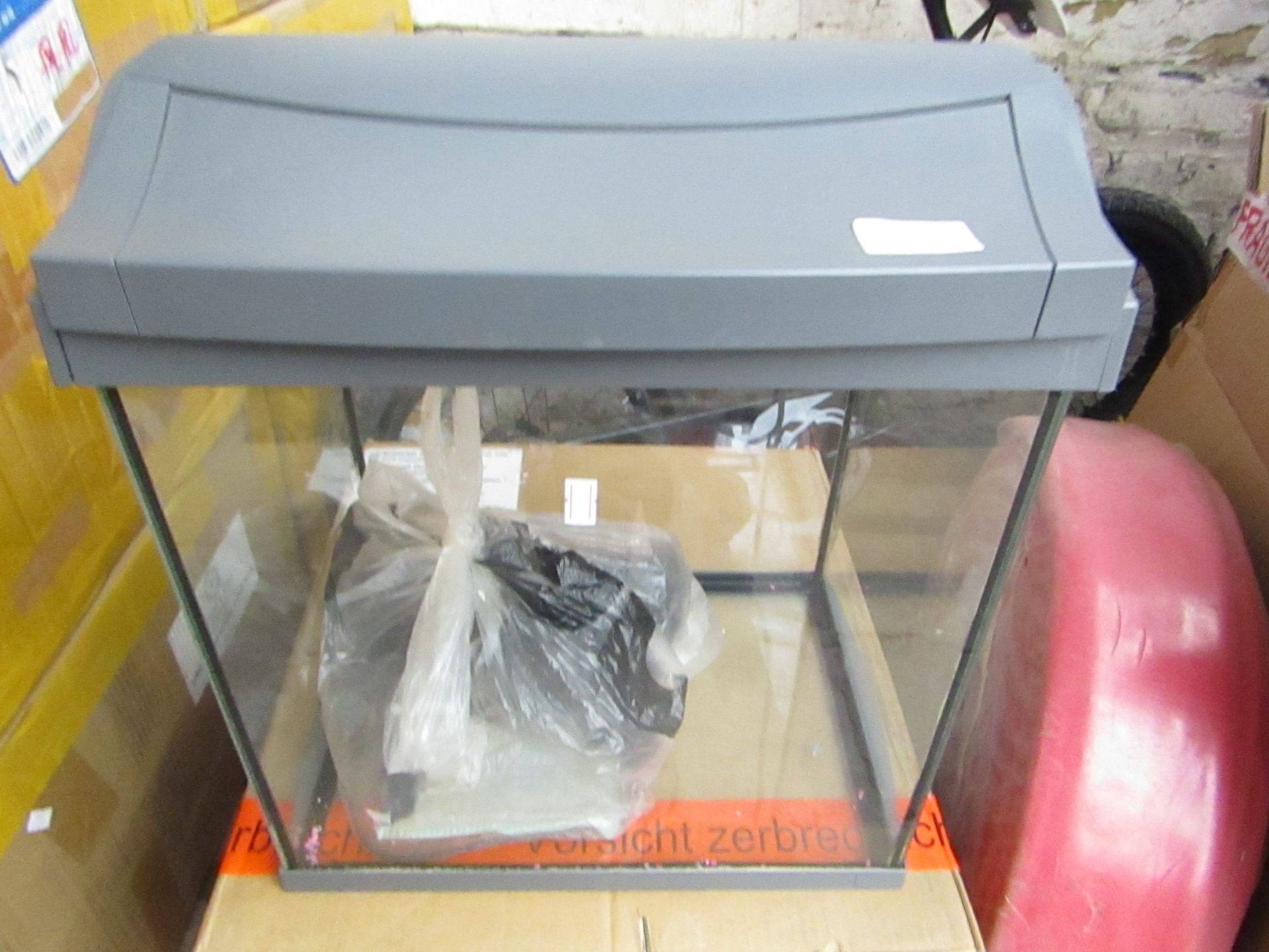 tetra glass fish tank with accessories, boxed and unchecked