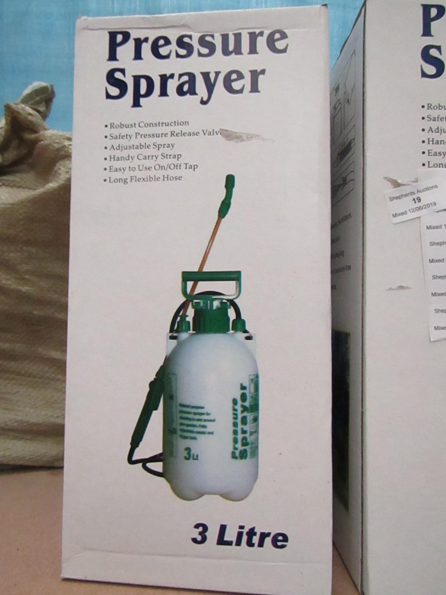 3L Pressure sprayer, new and boxed.