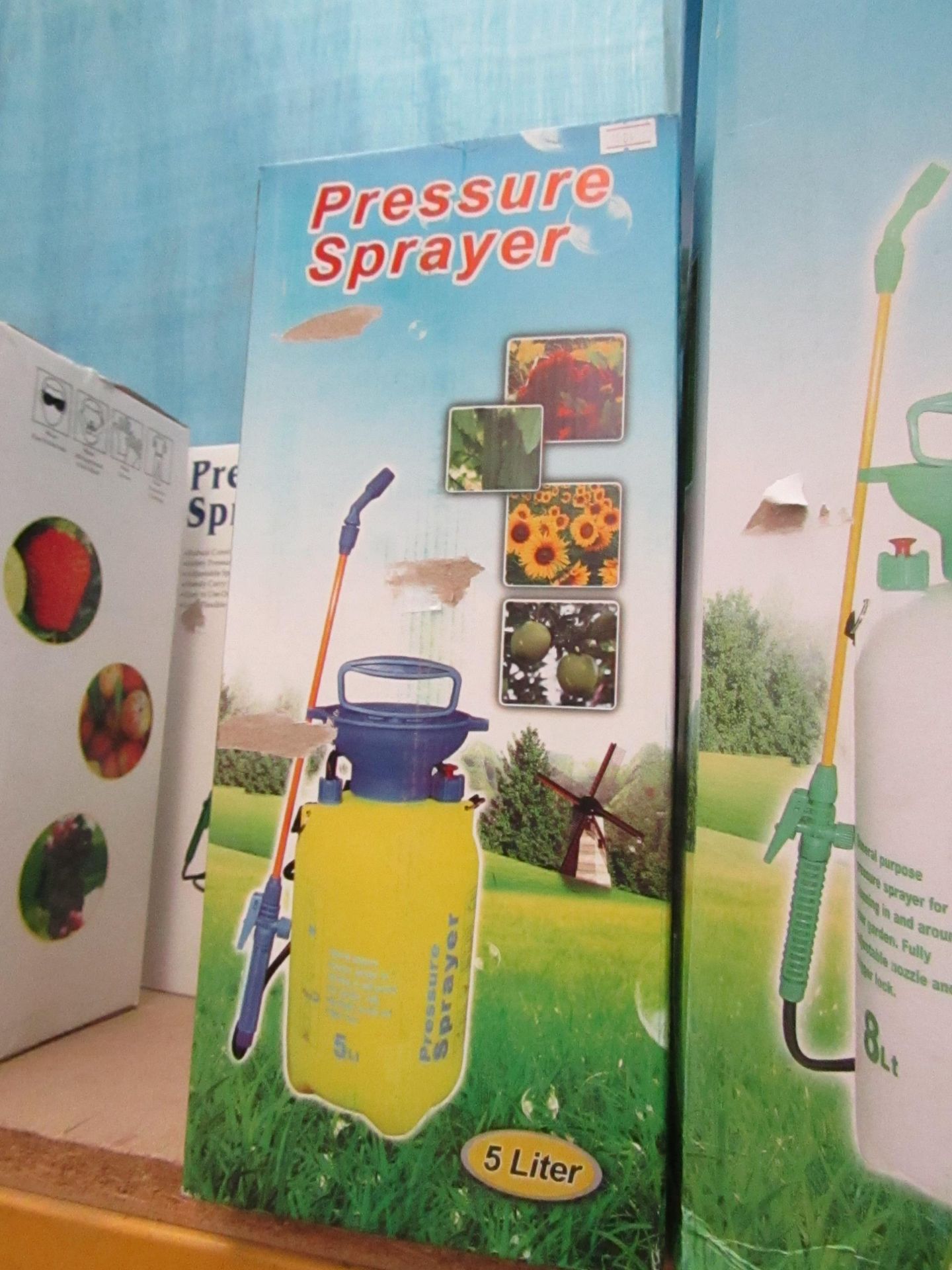 5L Pressure sprayer, new and boxed.