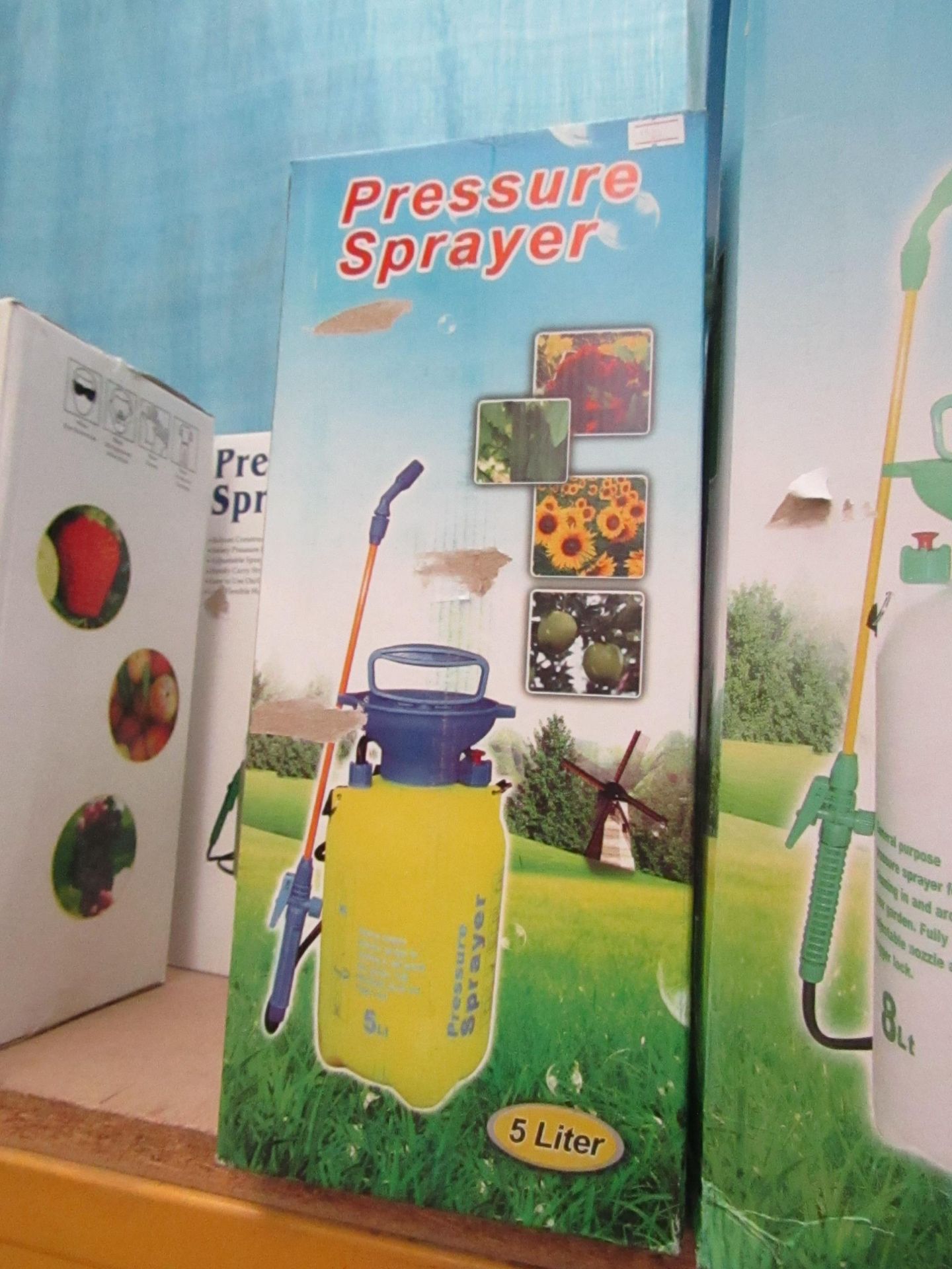 5L Pressure sprayer, new and boxed.