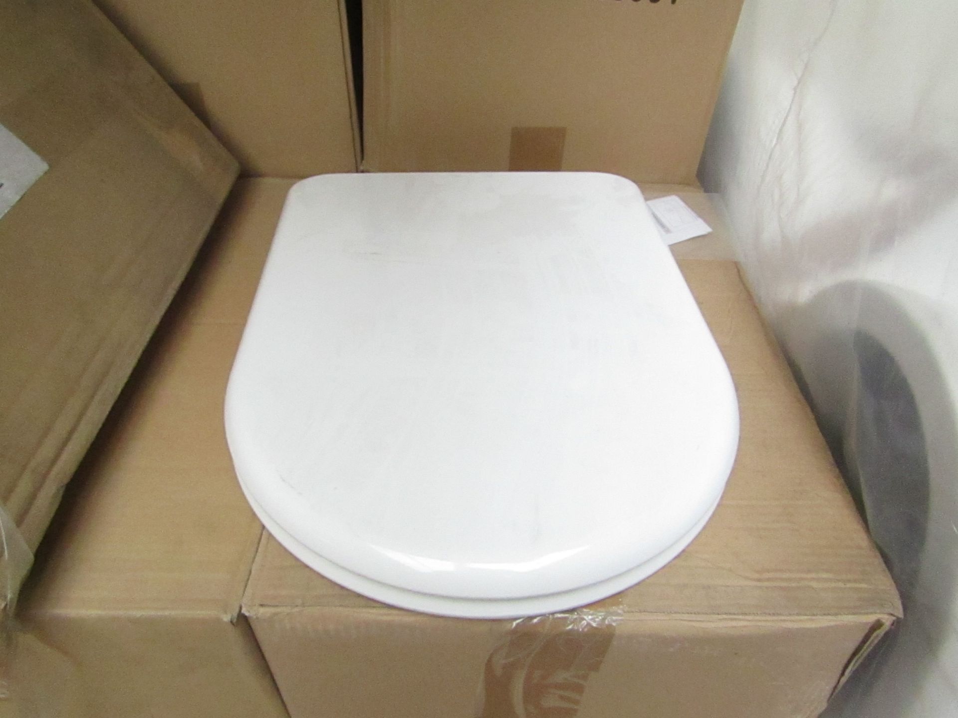 Laufen made toilet seat for Life/Love/Lama Models, model no. 89156 barcode 5704173255920 new and