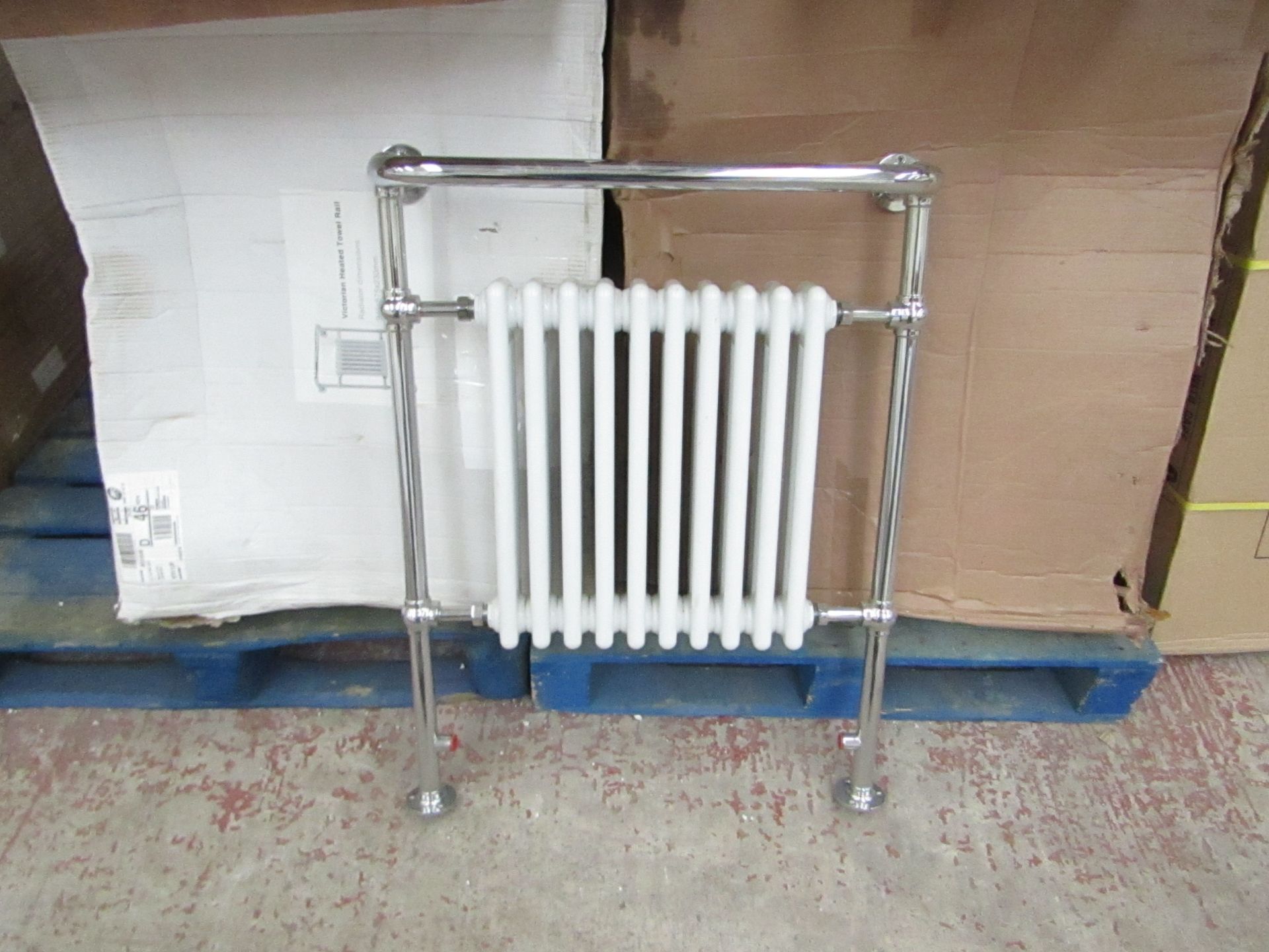 Old London 10 section traditional radiator, unchecked and boxed, 70cm W x 93cm T x 24cm D