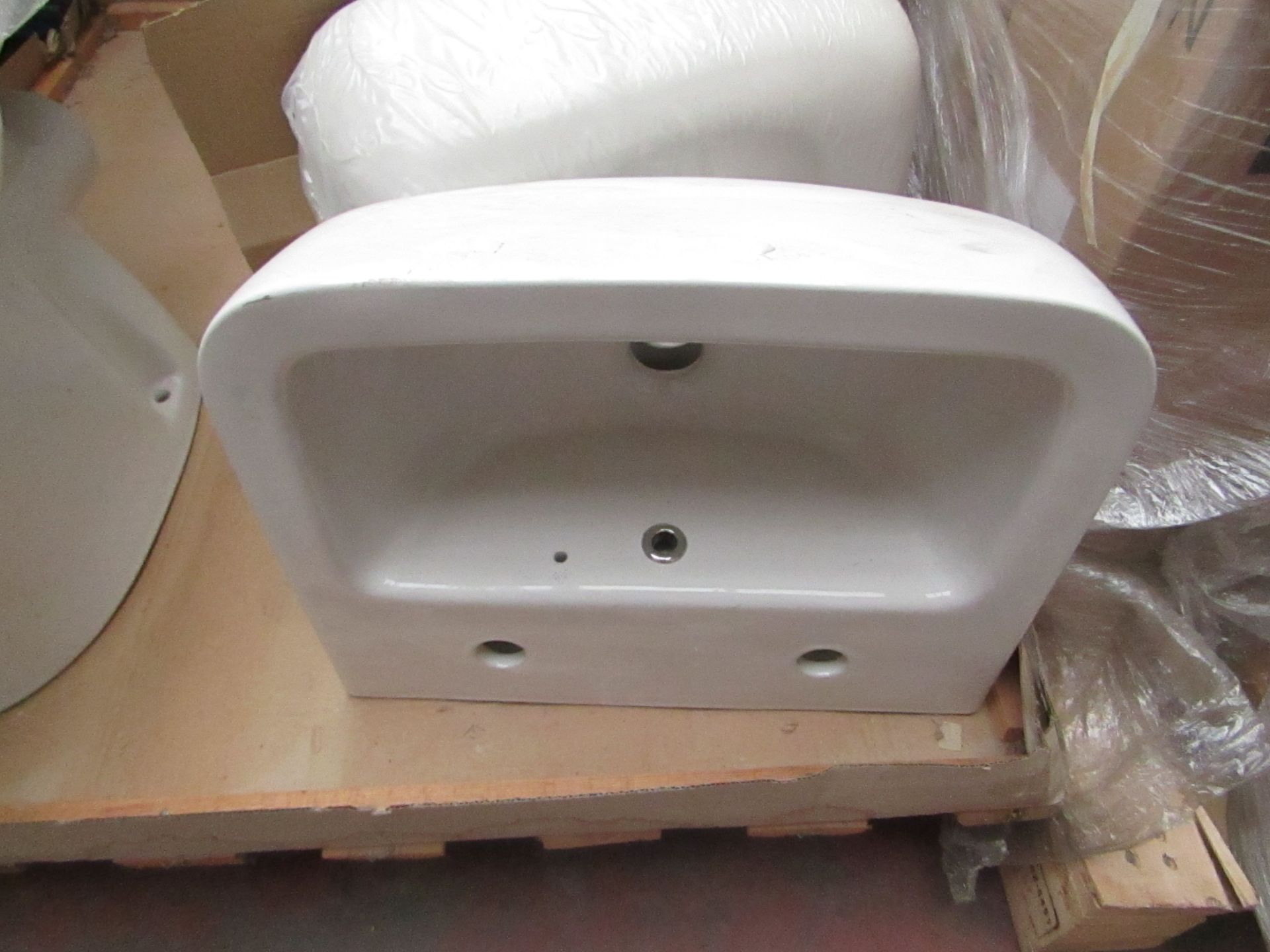 Lecico Senner 2 tap hole 43cm basin, unused