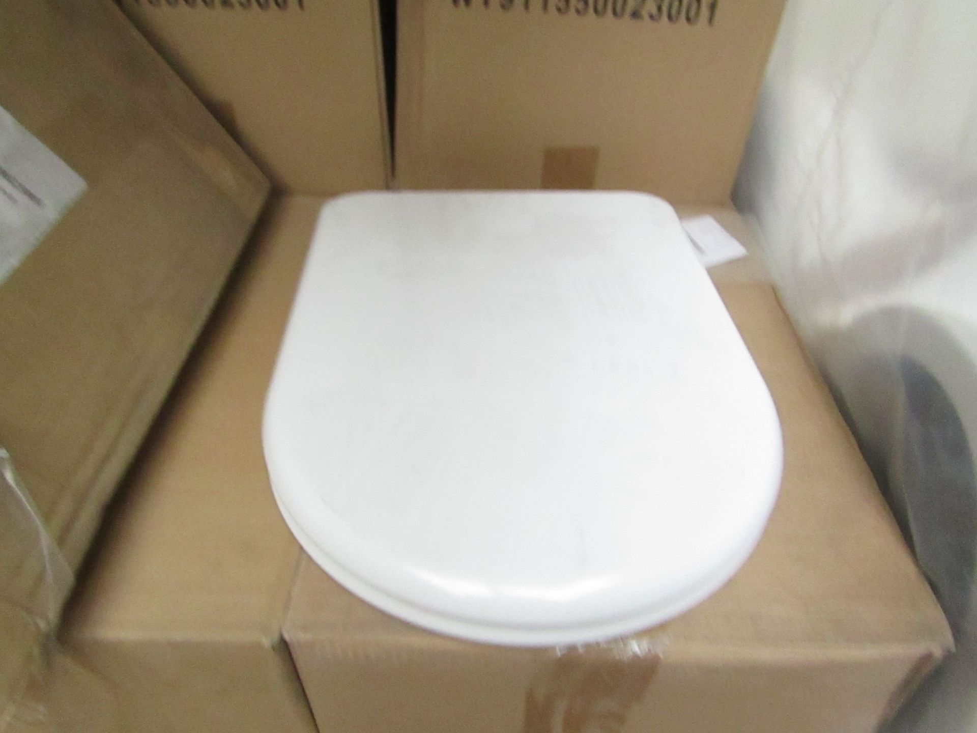 Laufen made toilet seat for Life/Love/Lama Models, model no. 89156 barcode 5704173255920 new and