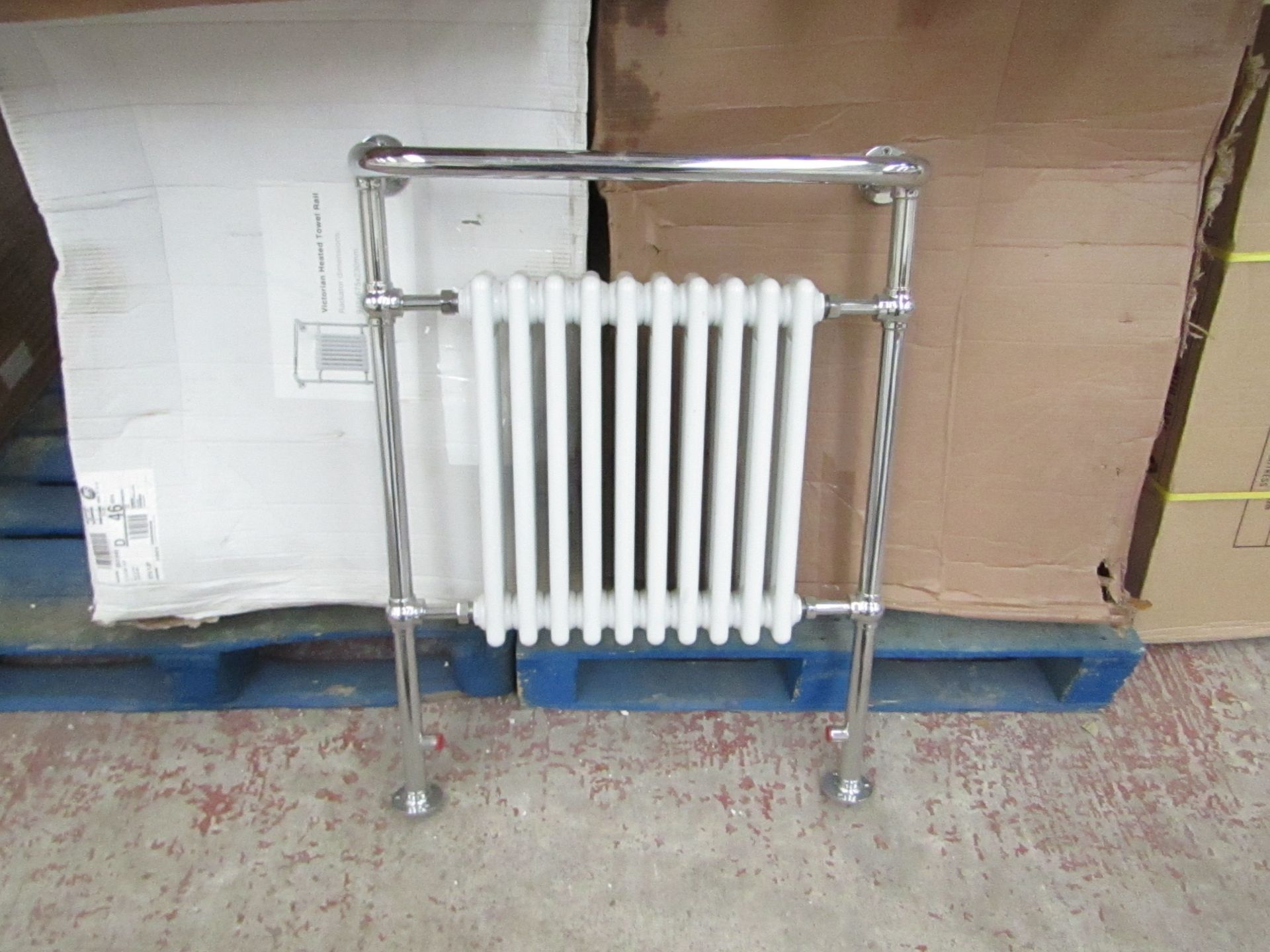 Old London 10 section traditional radiator, unchecked and boxed, 70cm W x 93cm T x 24cm D