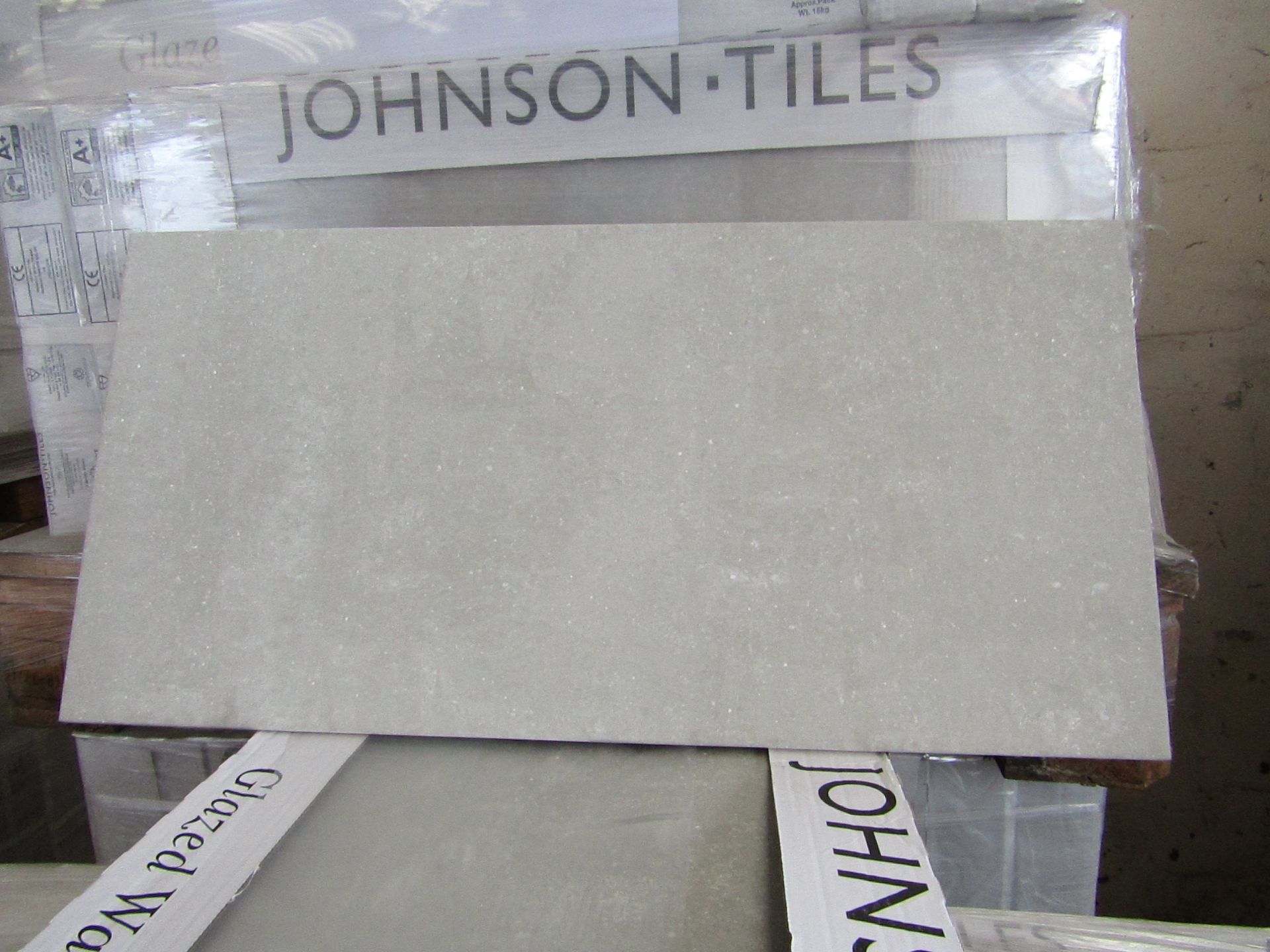 Pallet of 40x Packs of 5 York Fossil Matt finish 300x600 wall and Floor Tiles By Johnsons, New,