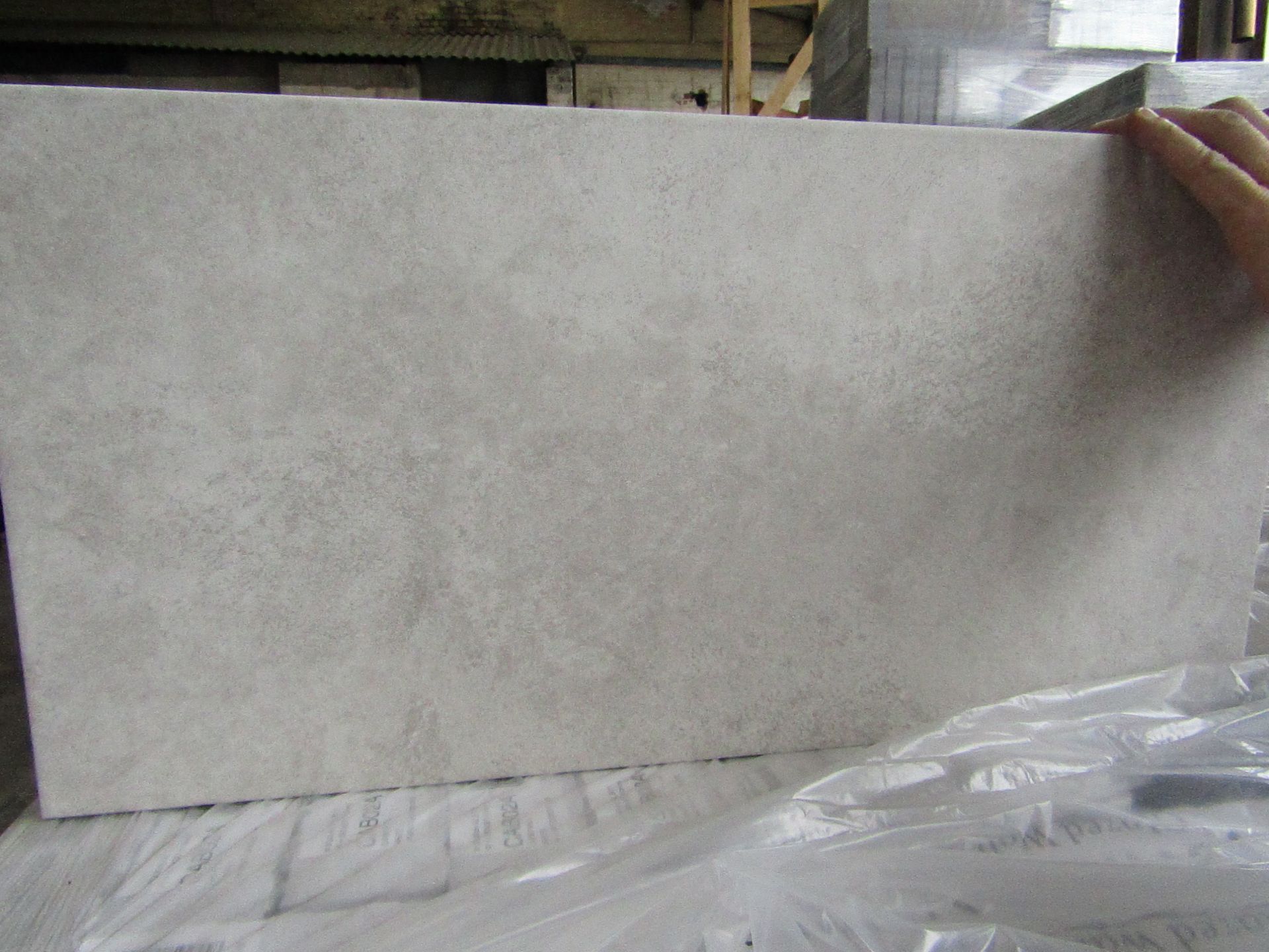 Pallet of 40x Packs of 5 Cambridge Classic White Textured finish 300x600 wall and Floor Tiles By