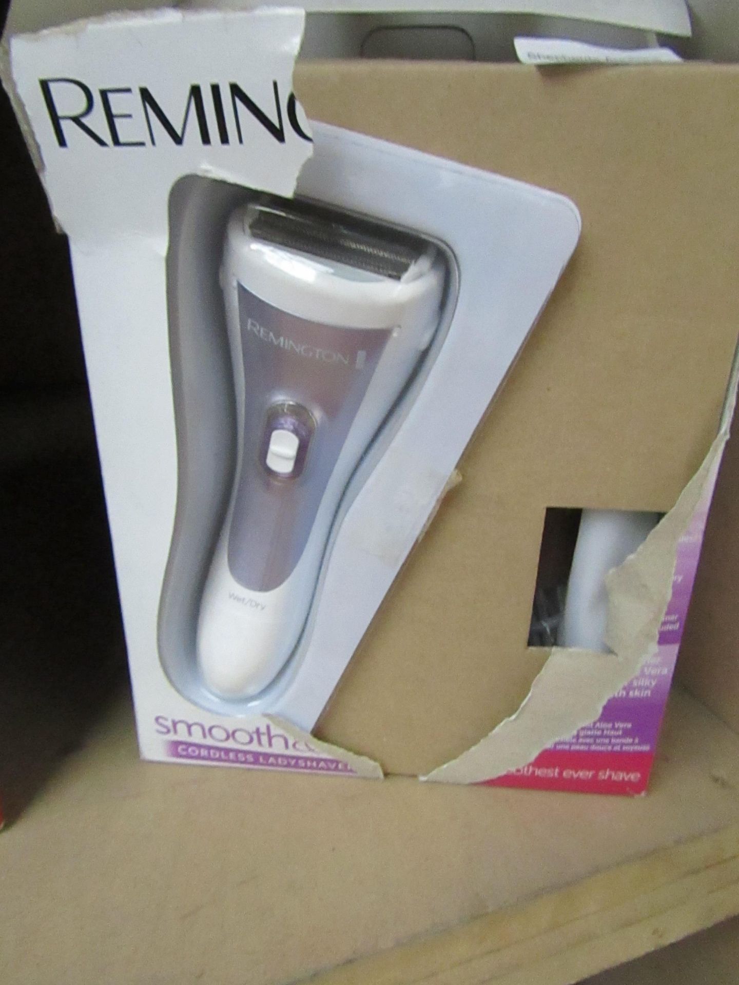 Remington Smooth ladies shaver, untested and boxed.