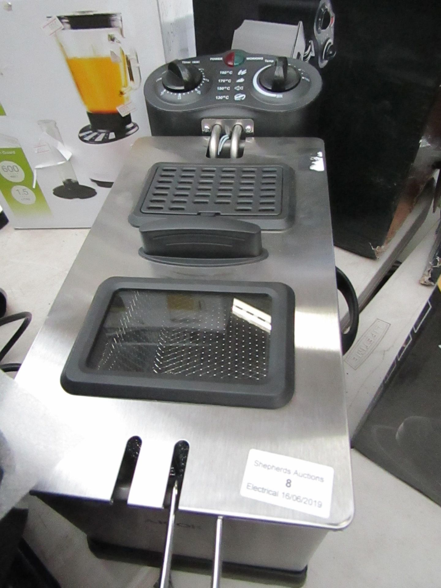 Aicok deep fryer, tested working and boxed.