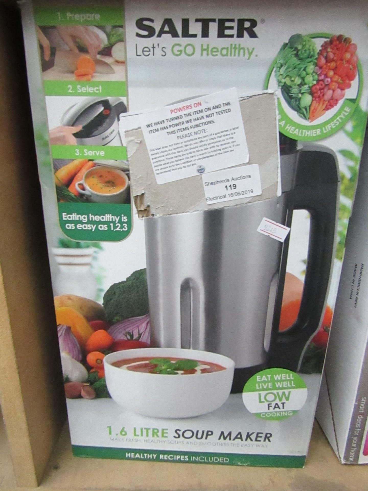 Salter 1.6L soup maker, powers on and boxed.