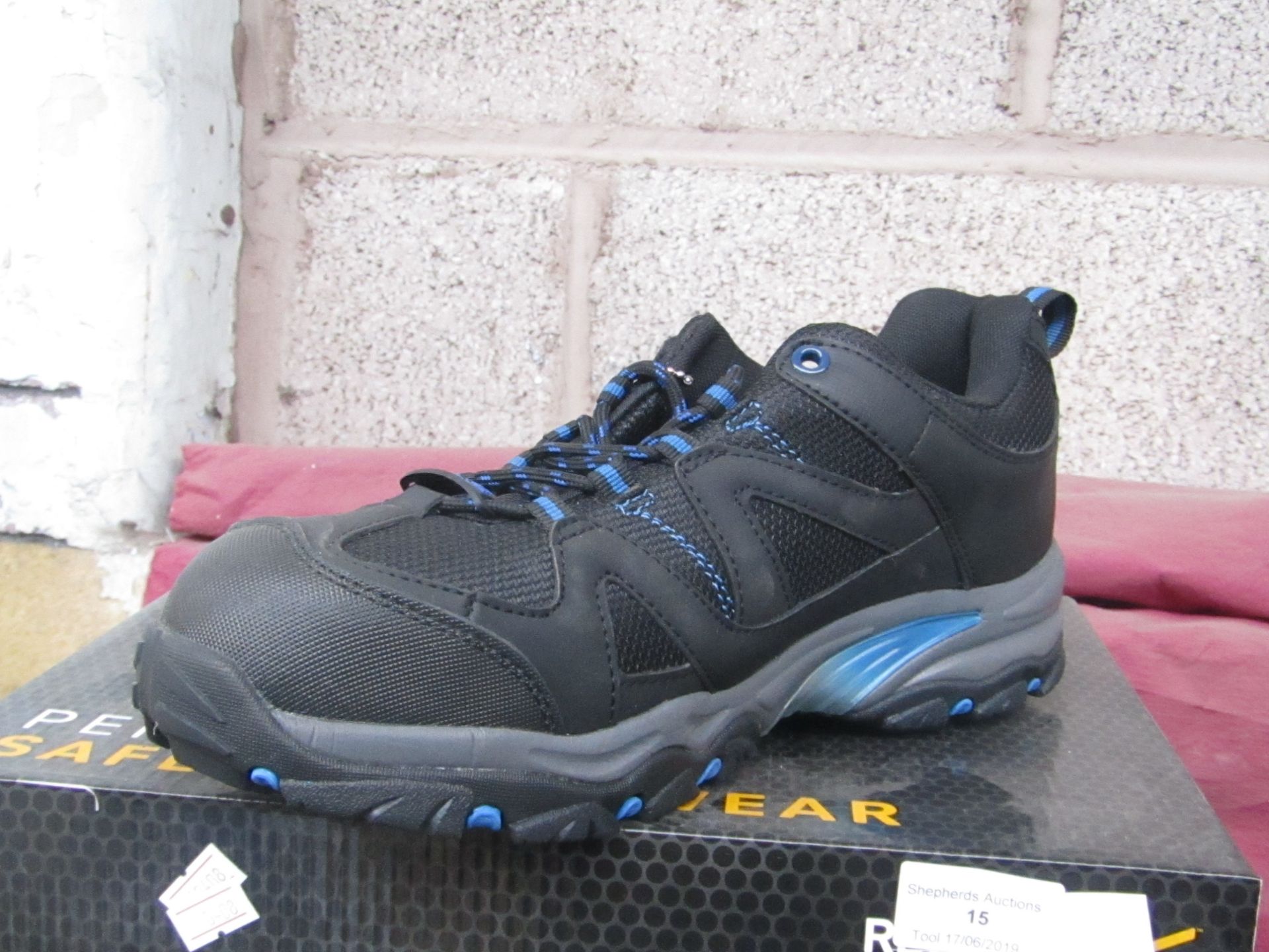 Regatta professional safety footwear, size UK 9, boxed and new