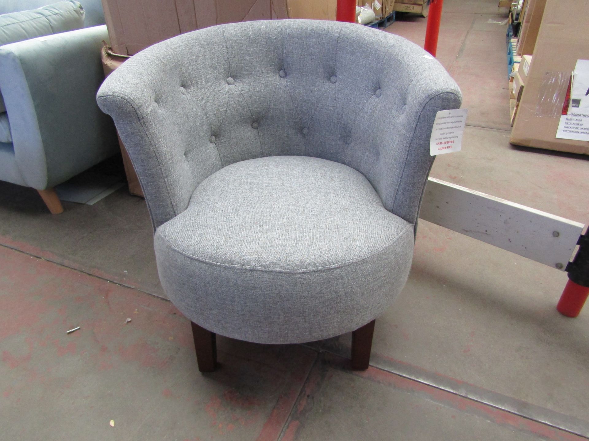 Classic buttoned tub chair in light grey, picture is this lot and has no major damage.