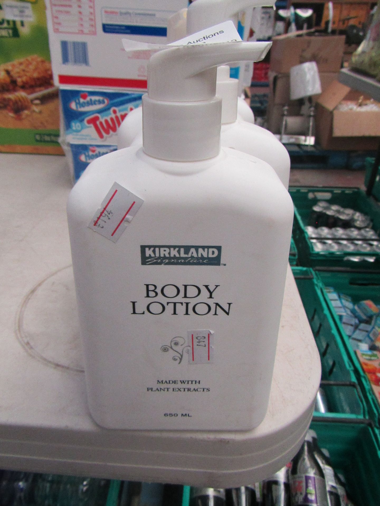 4 x Kirkland signature, Body lotion 650 ML BB 12 months after opening