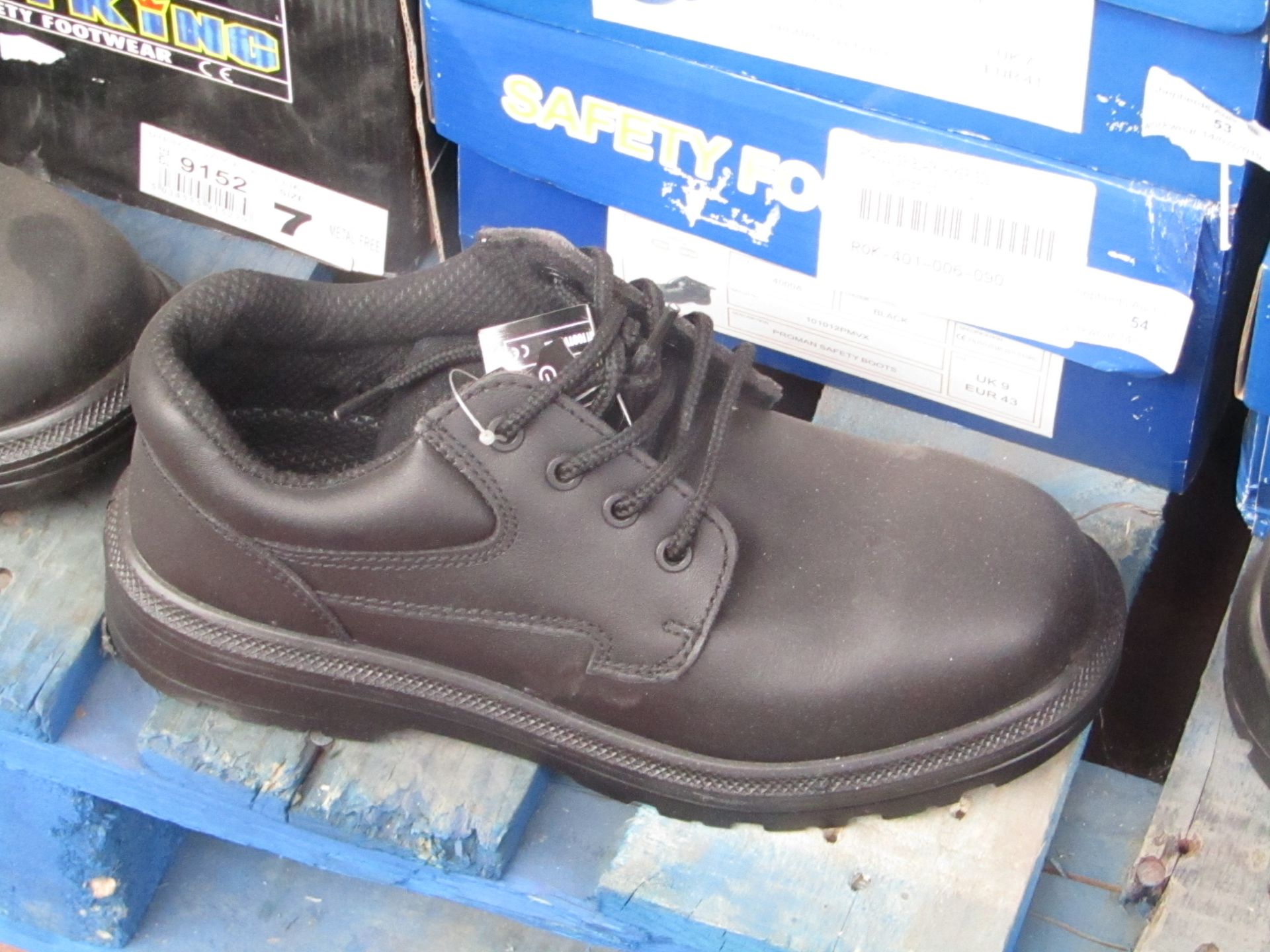 Pro Man PM4000 Hiker Safety Boots, new and boxed, size 7 RRP £29.99