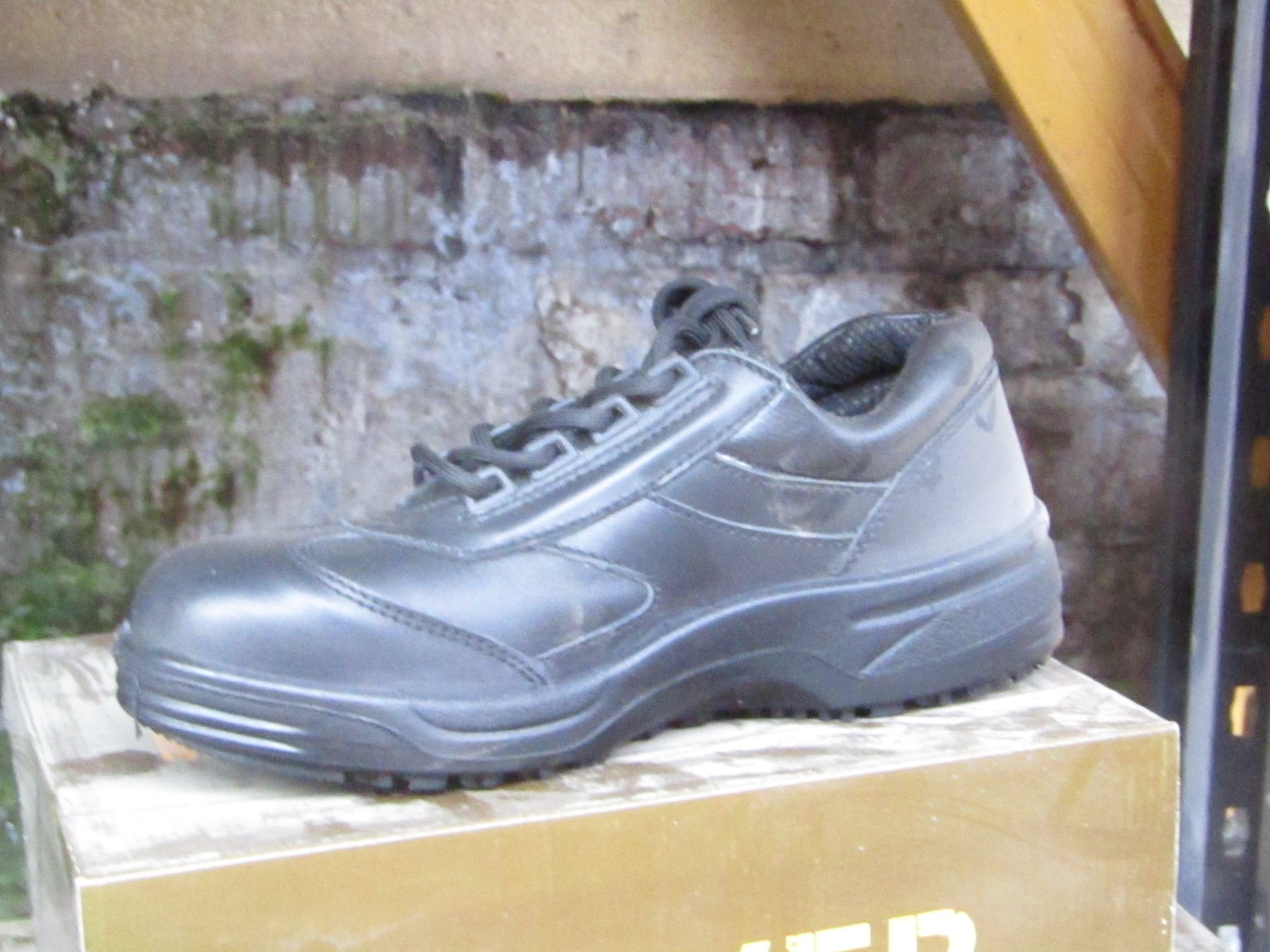 Beaver Steel Toe Cap safety Trainer Shoes, new size 7 RRP £23.99