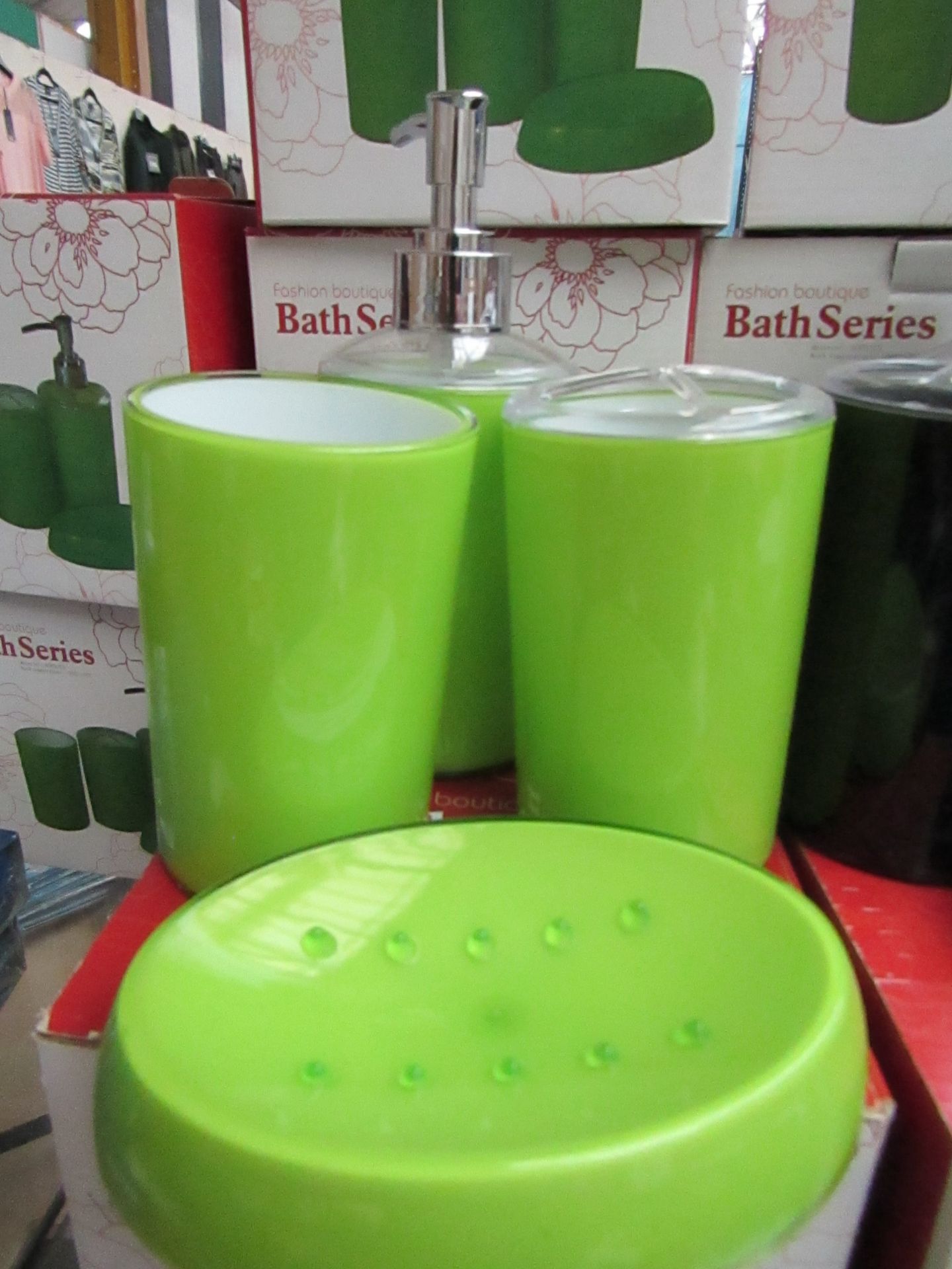 Fashion Boutique 4 piece Bathroom set, new in box (see image for colour)