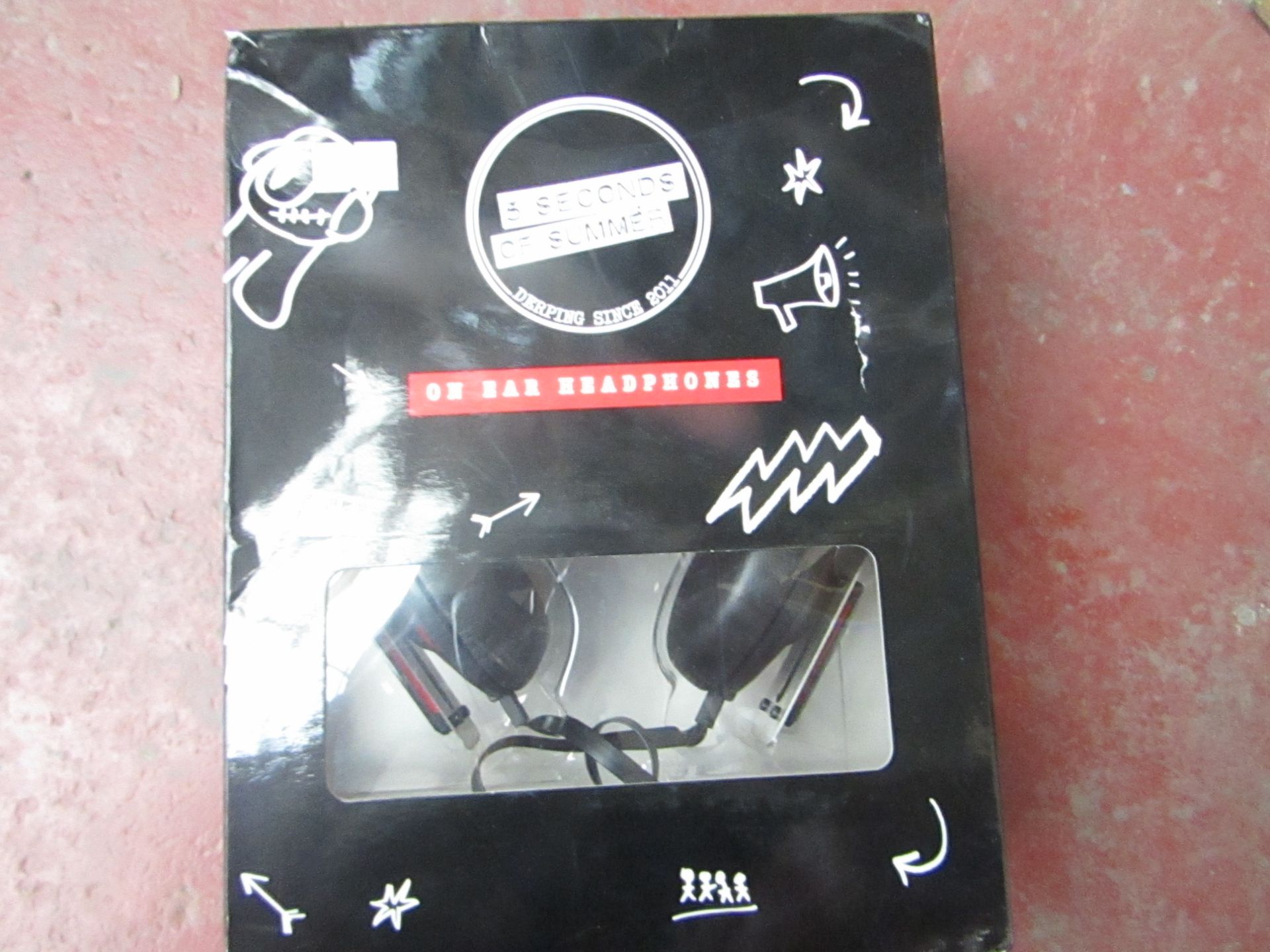 5 Seconds of Summer headphones, tested working and boxed.