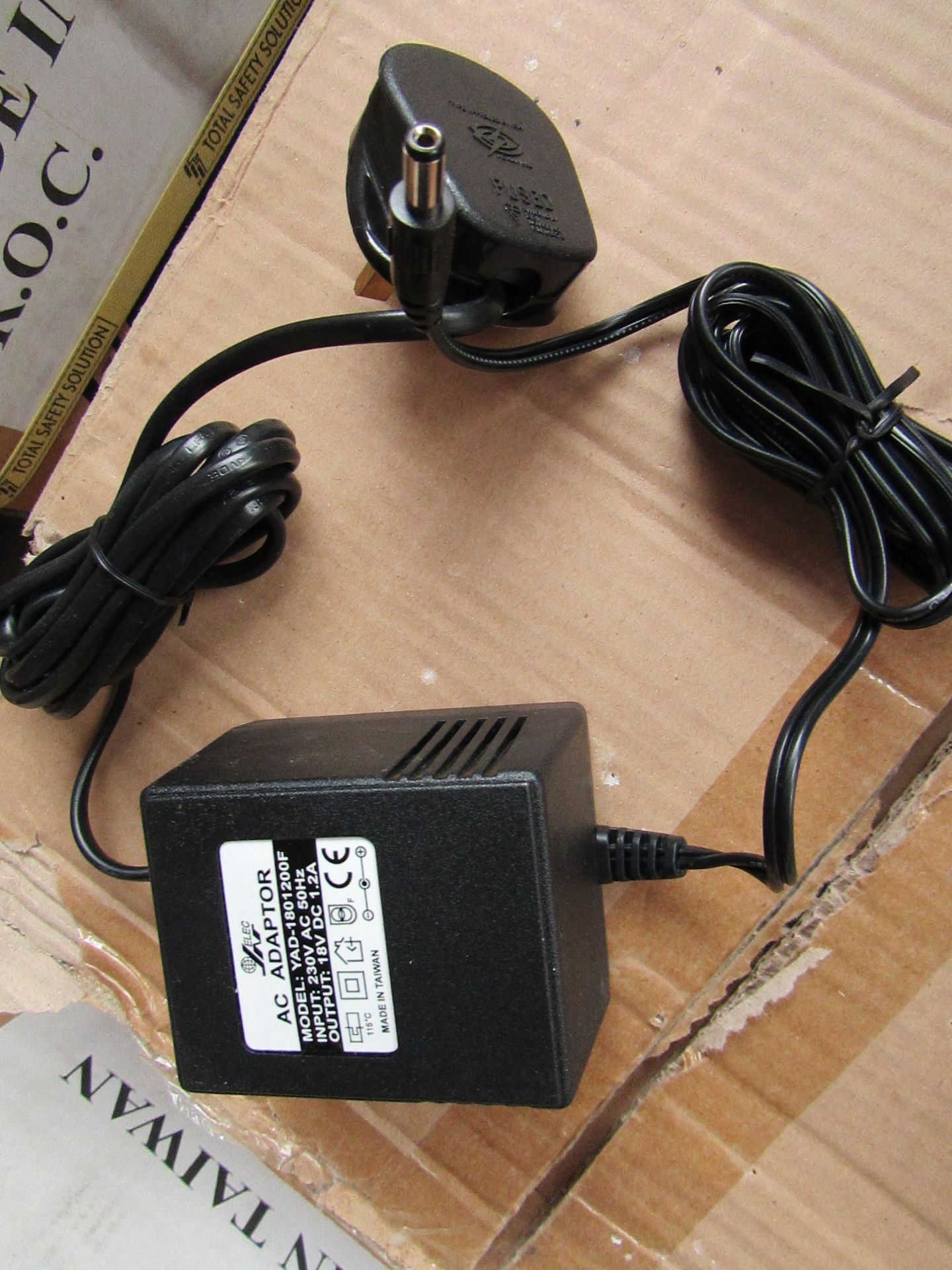 4x 18V power adaptors, new