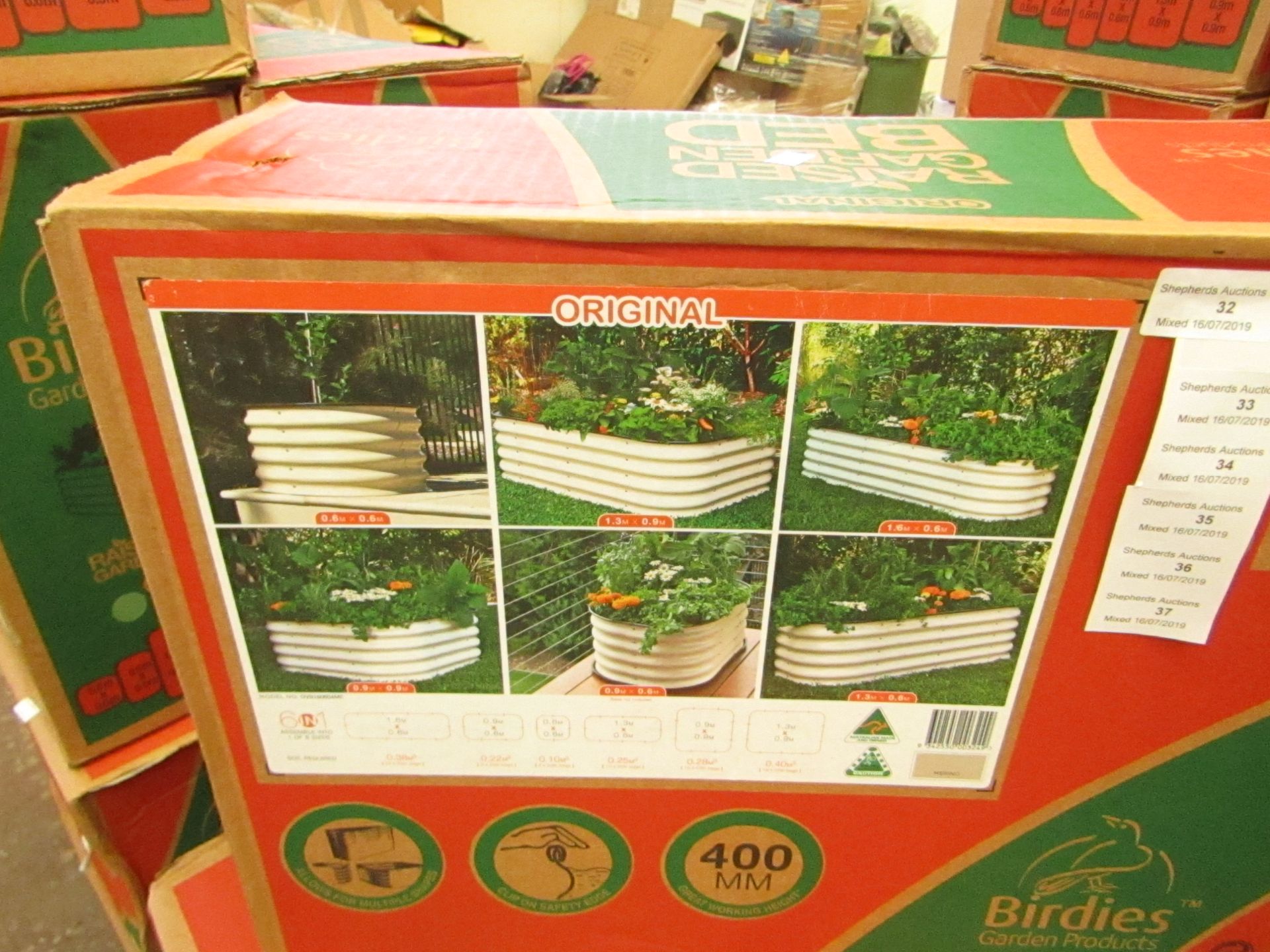 Raised Garden Bed,400mm High and allows you to create a number of different sized beds new in box (