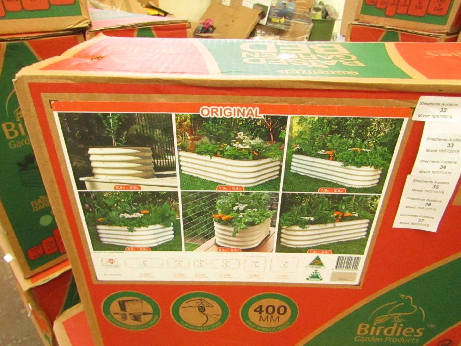 Raised Garden Bed,400mm High and allows you to create a number of different sized beds new in box (