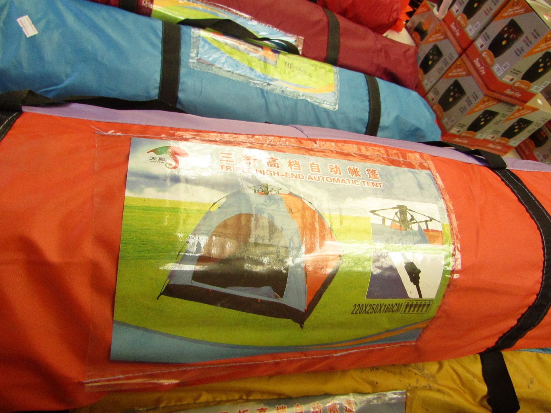 Pop Up 6man tent,220 x 250 x 160cm,new in carry bag