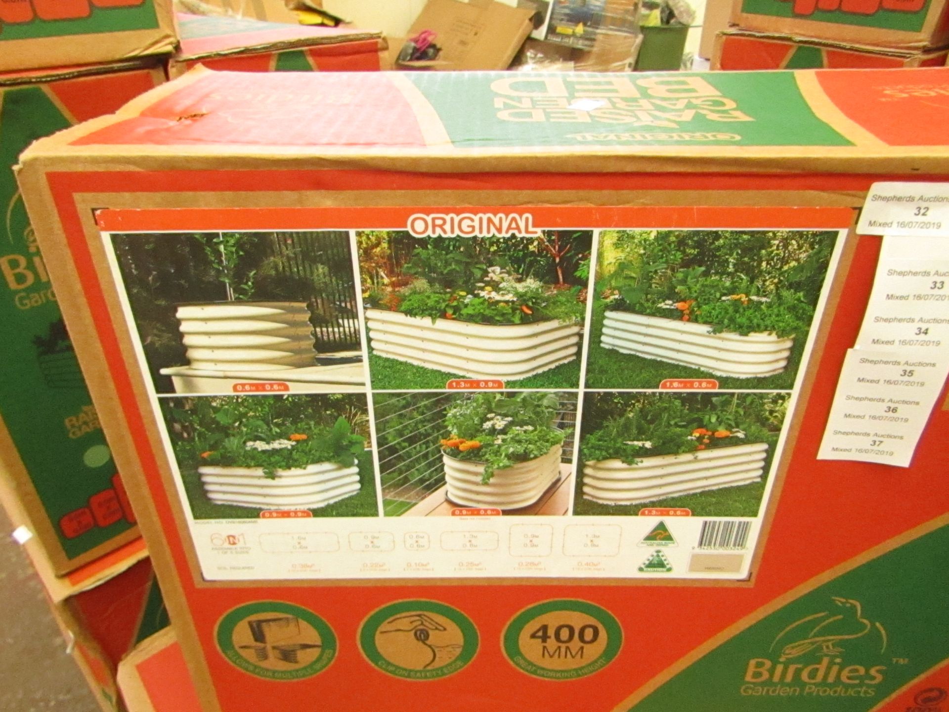 Raised Garden Bed,400mm High and allows you to create a number of different sized beds new in box (