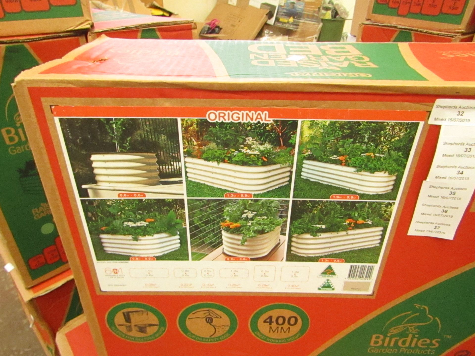 Raised Garden Bed,400mm High and allows you to create a number of different sized beds new in box (