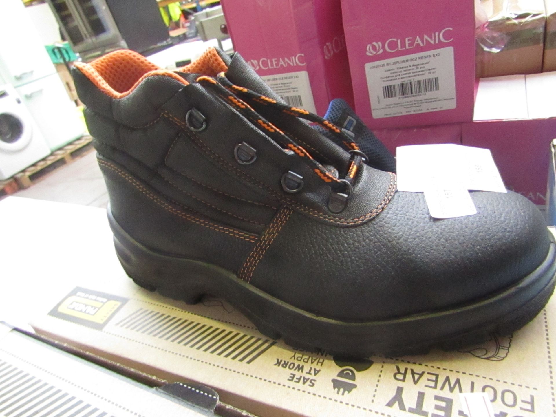 Panda Steel toe cap boots.Size 42.Unused & Boxed