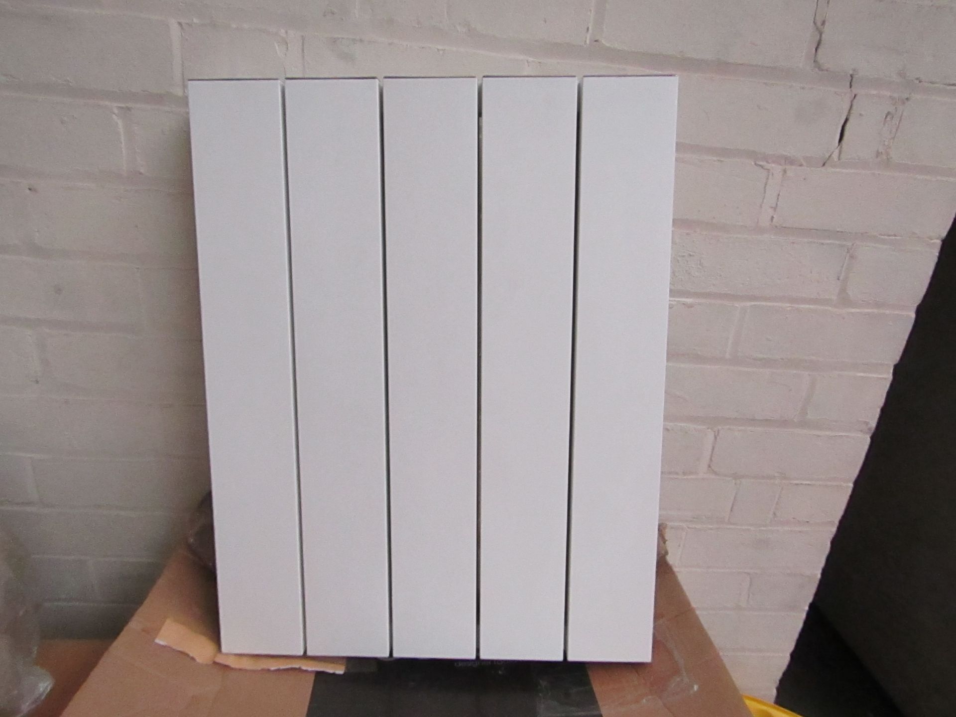 Reina, Aluminium Radiator, 470mm x 600mm - White, new and Boxed