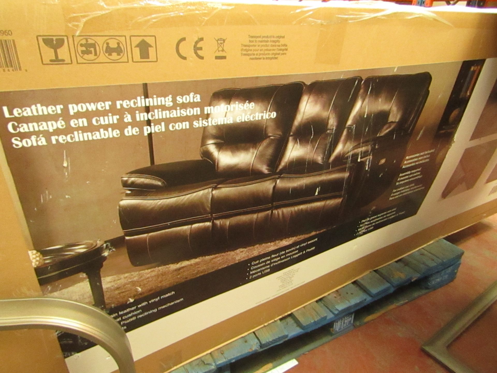 3 Seater Leather electric reclinig sofa with Usb charging ports, look to be a Ex display with the