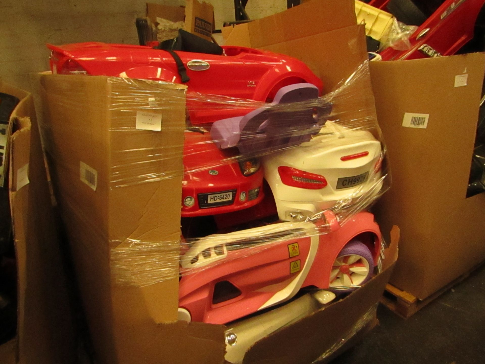 Pallet of 6x Faulty/ parts missing Childs ride on electric cars, these canb range from a few minor