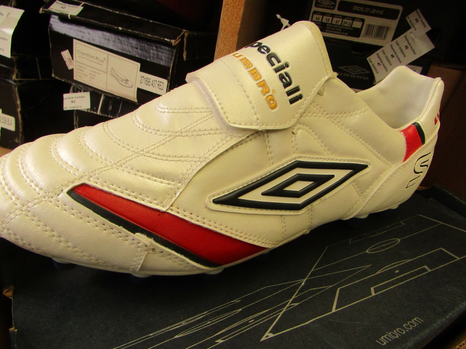 Umbro Speciali Football Boots size 12 new & boxed