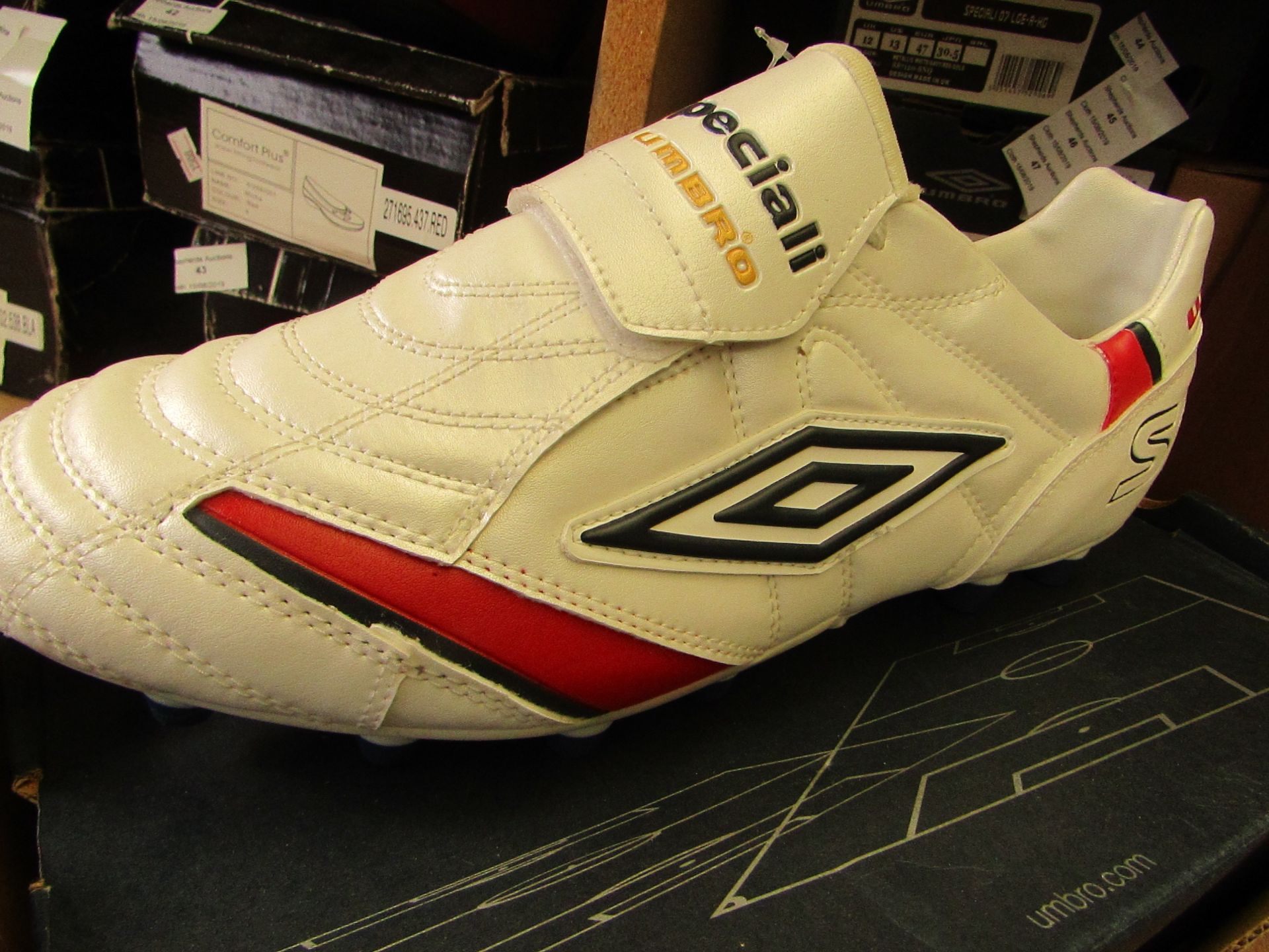 Umbro Speciali Football Boots size 12 new & boxed