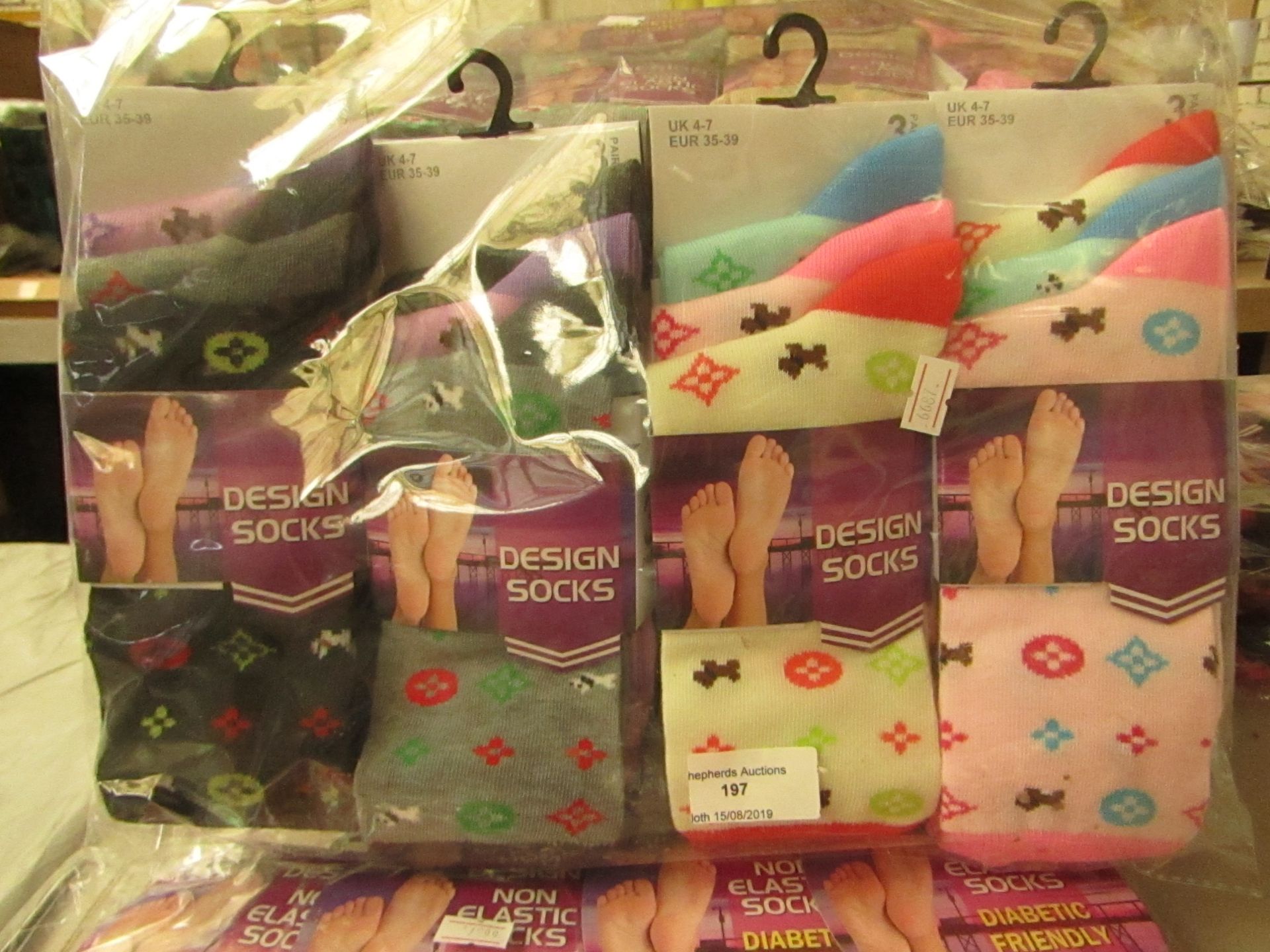 12 x pairs of Ladies Design Socks size 4-6 new & packaged