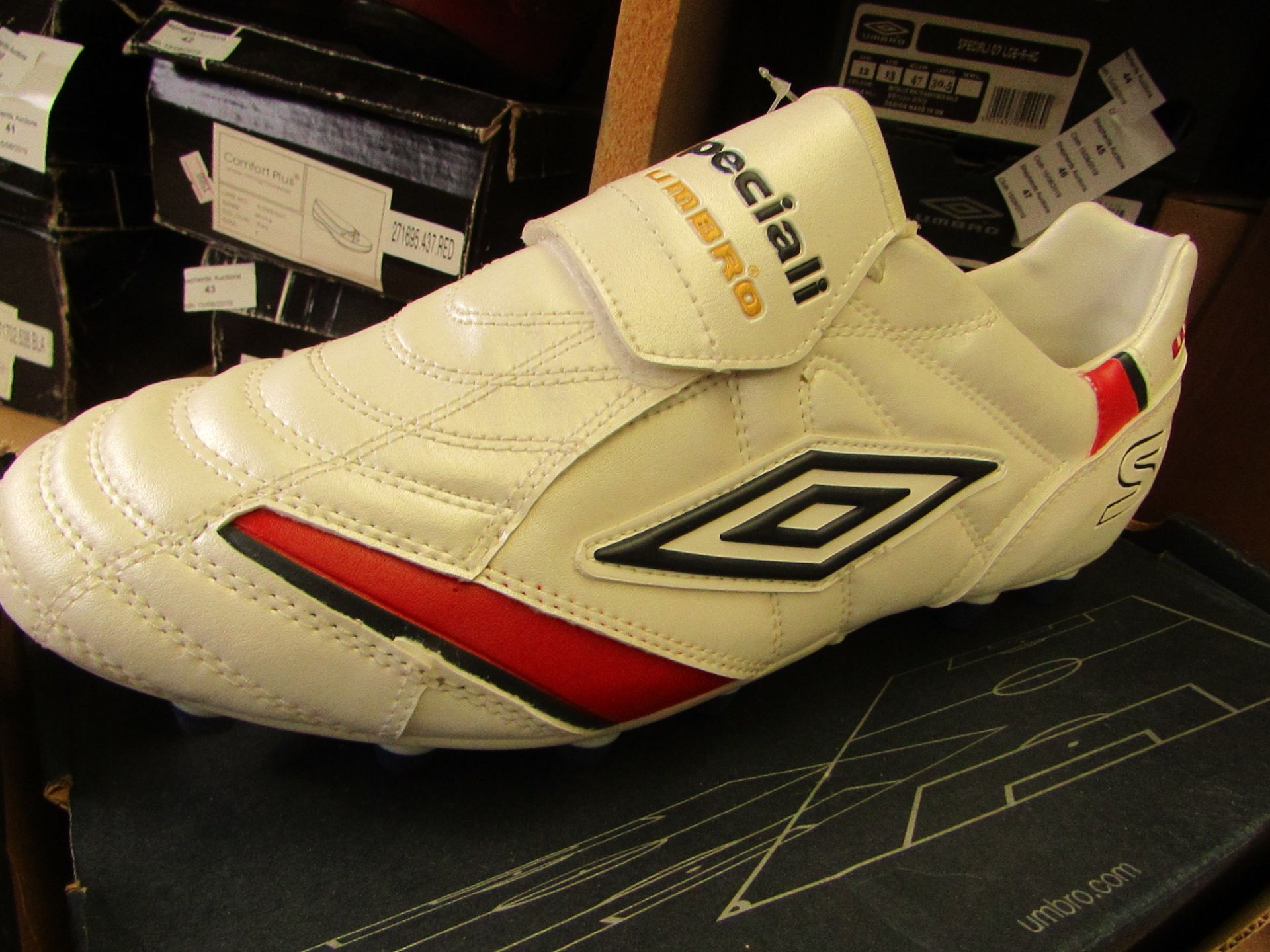 Umbro Speciali Football Boots size 12 new & boxed