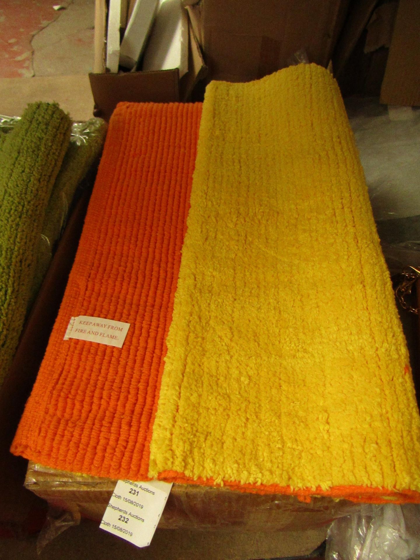 Duo Large Luxury Bath Mat in Clementine/Yellow new & packaged