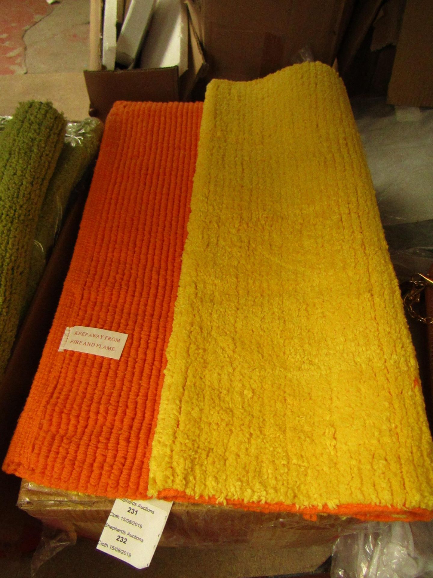 Duo Large Luxury Bath Mat in Clementine/Yellow new & packaged