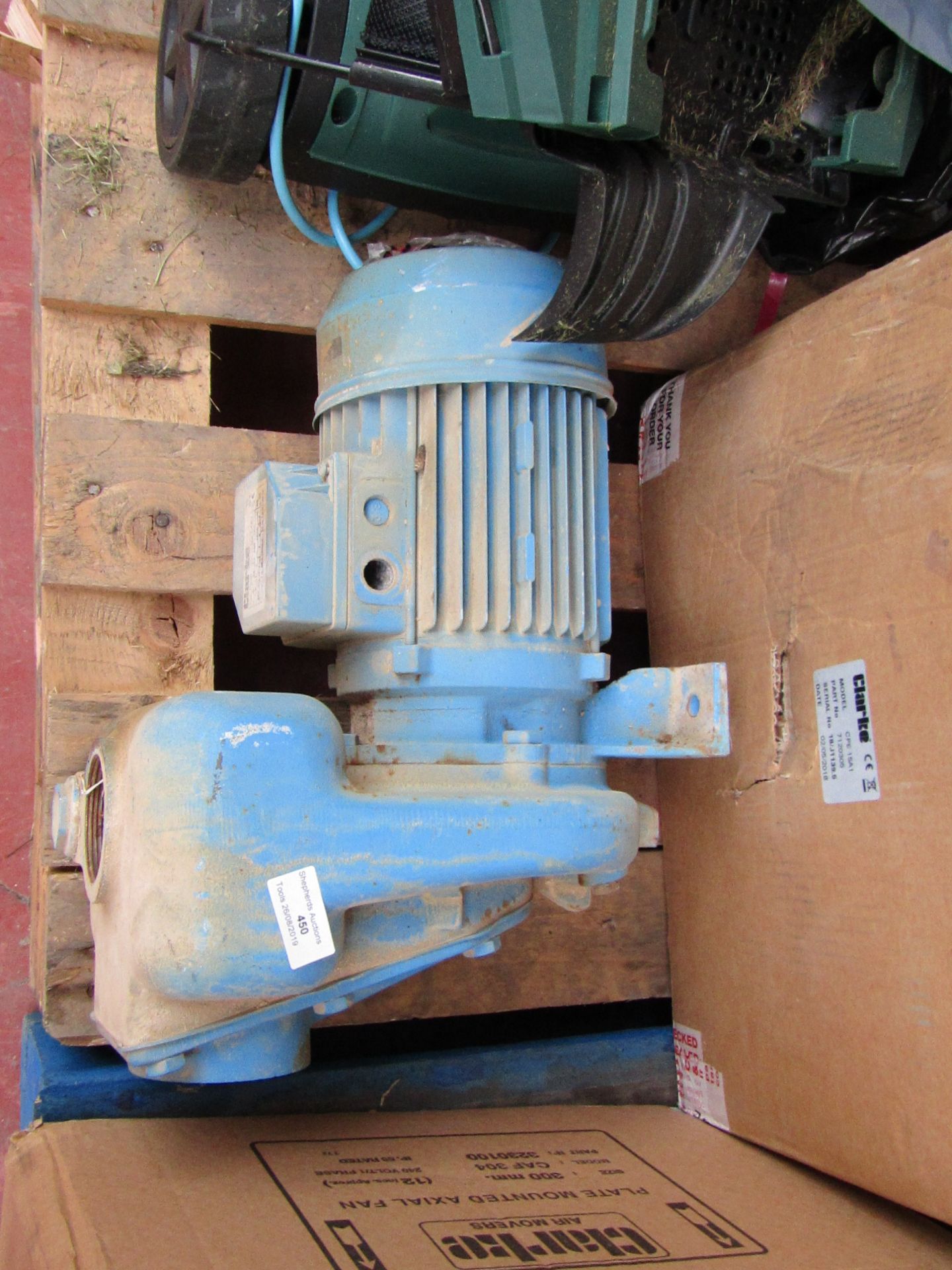 1 x Clarke PUMP CPE15A1 230V 6112 £99.98 1 x Clarke PUMP CPE20A3 400V 6112 £329.00 This lot is a